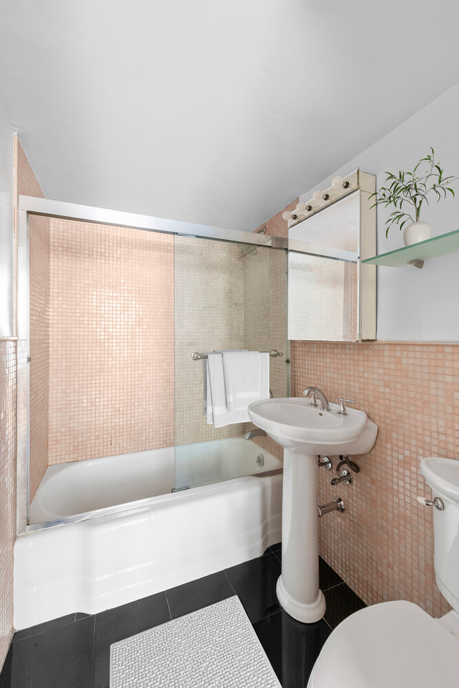 130 E 18TH Street 14J