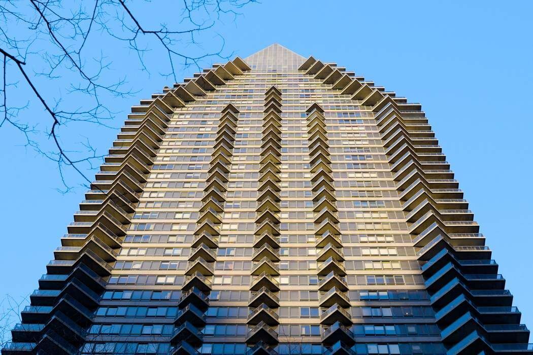 100 United Nations Plaza 3C