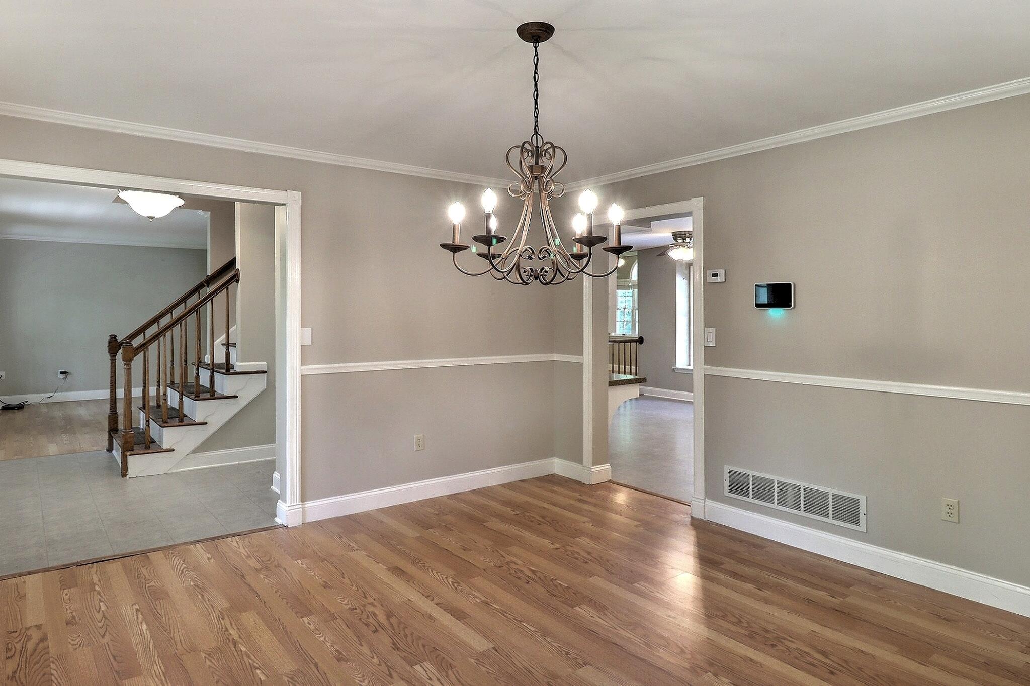 102 Crest Circle