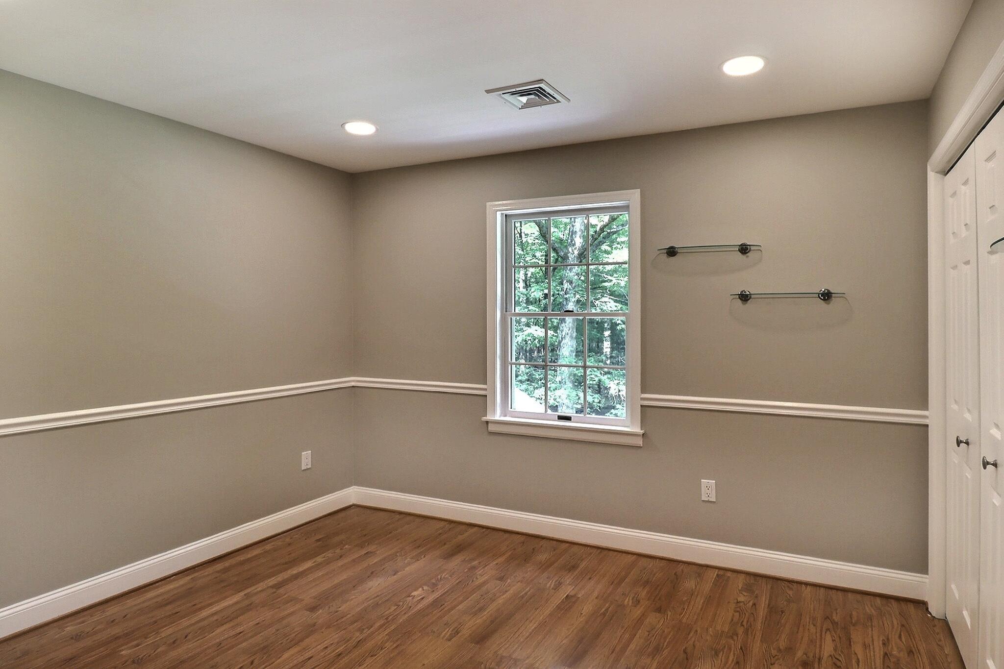 102 Crest Circle