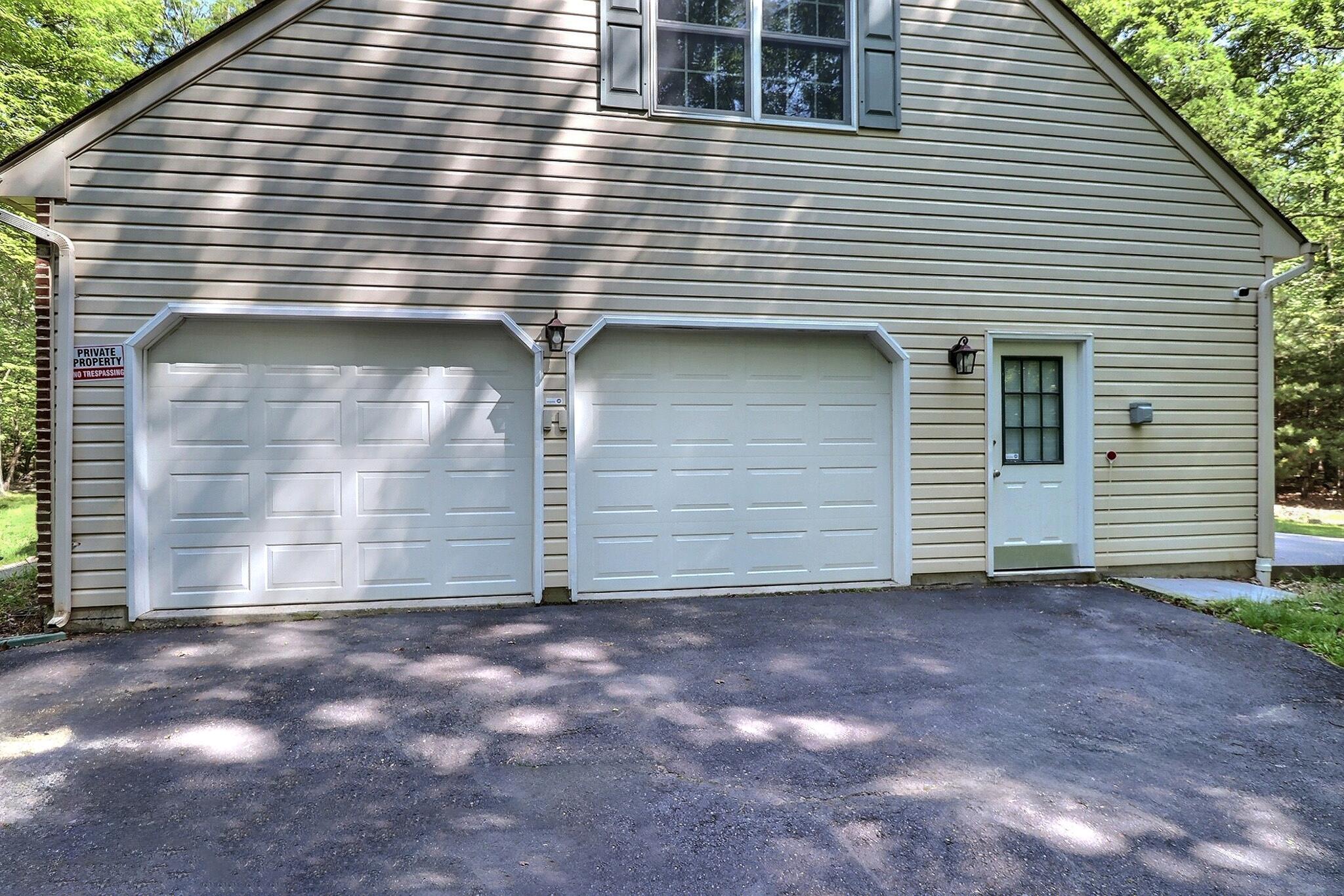 102 Crest Circle