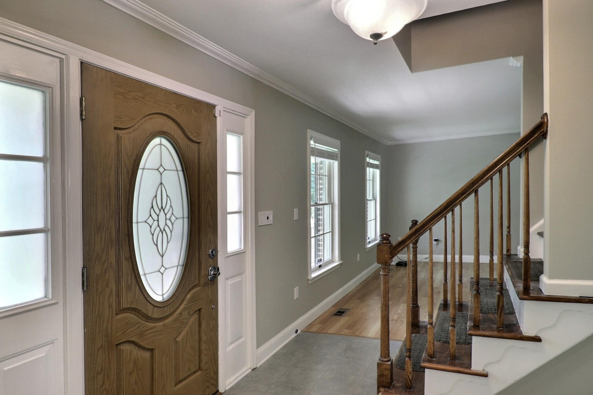 102 Crest Circle