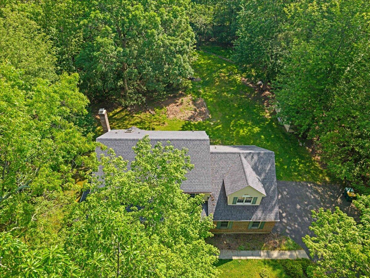 102 Crest Circle