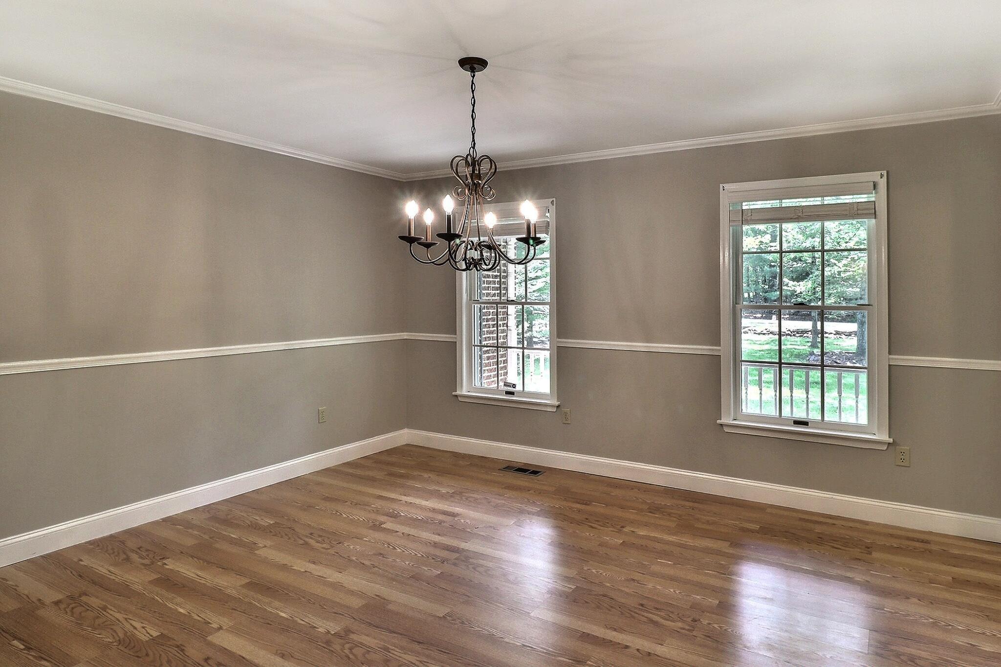 102 Crest Circle
