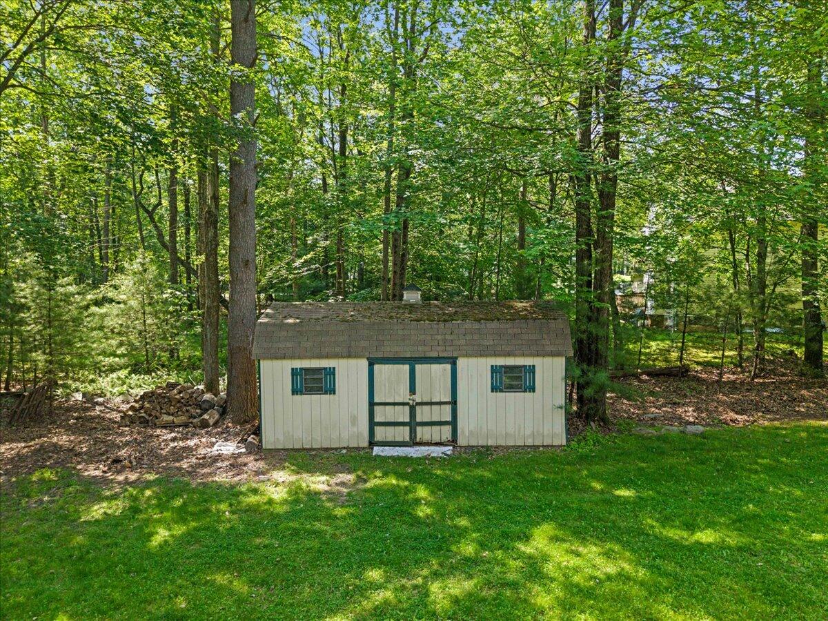 102 Crest Circle
