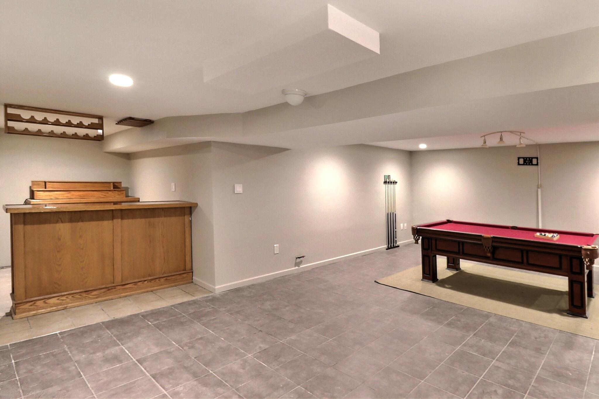 102 Crest Circle