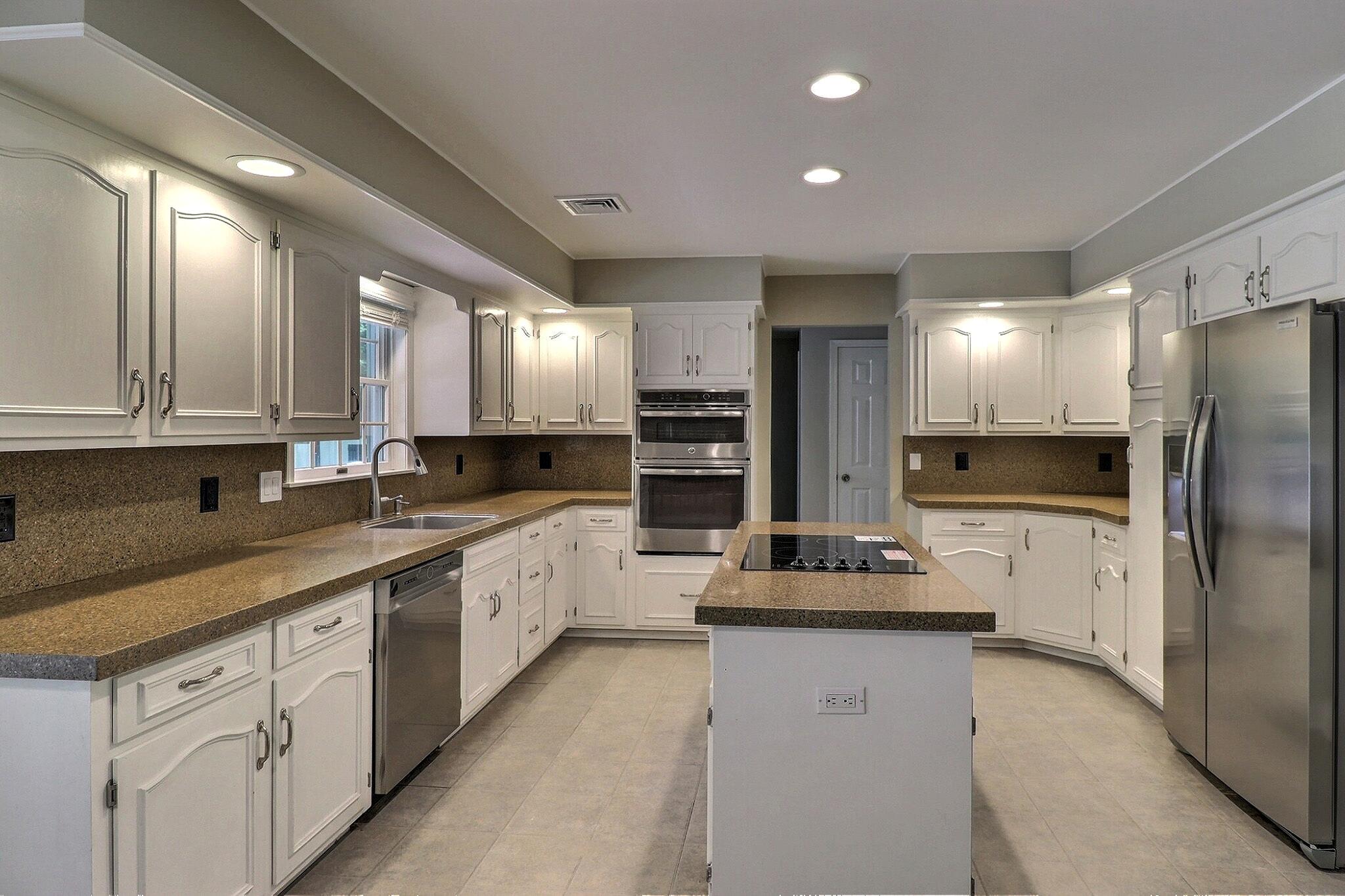 102 Crest Circle