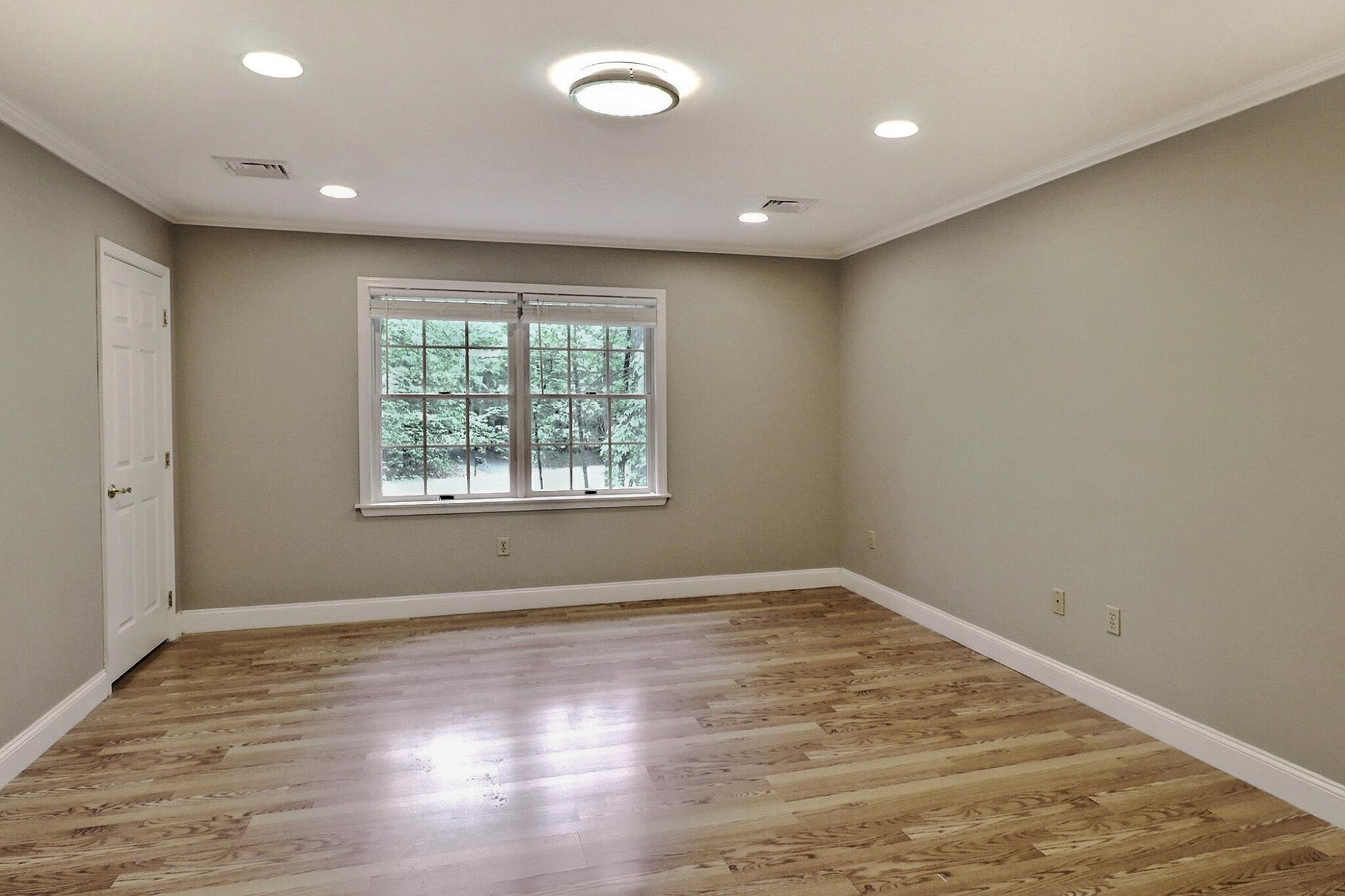 102 Crest Circle