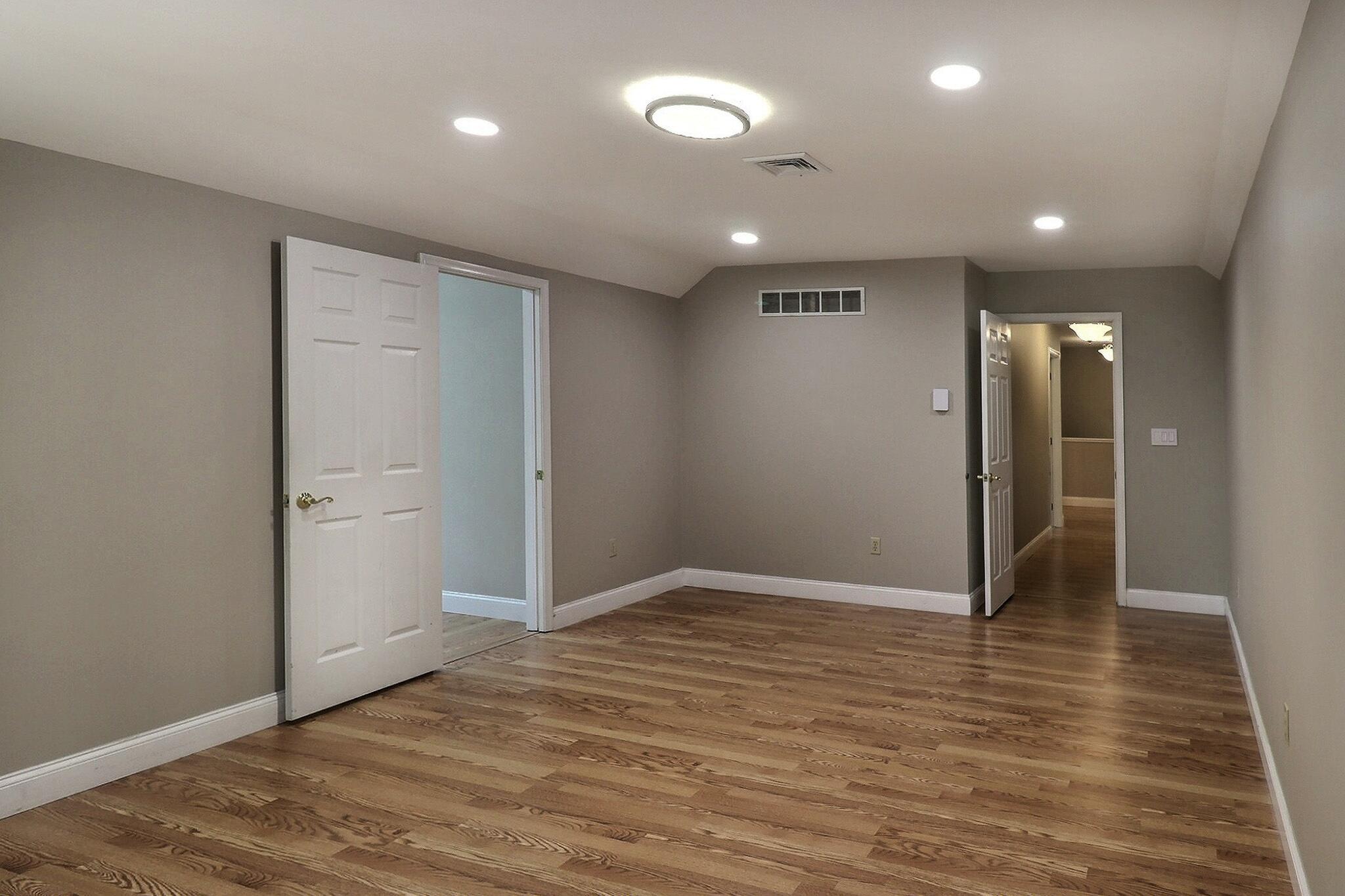 102 Crest Circle