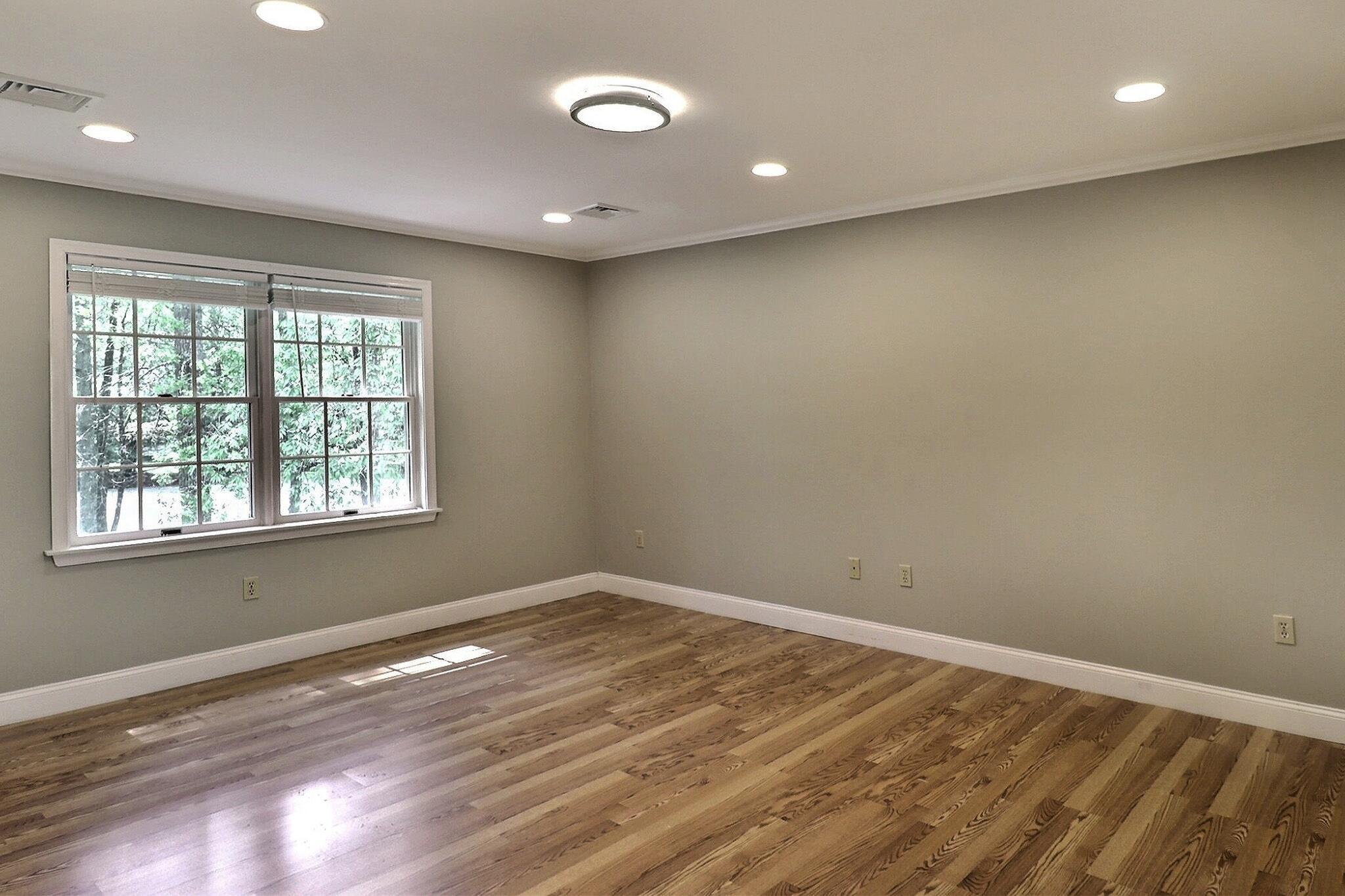 102 Crest Circle