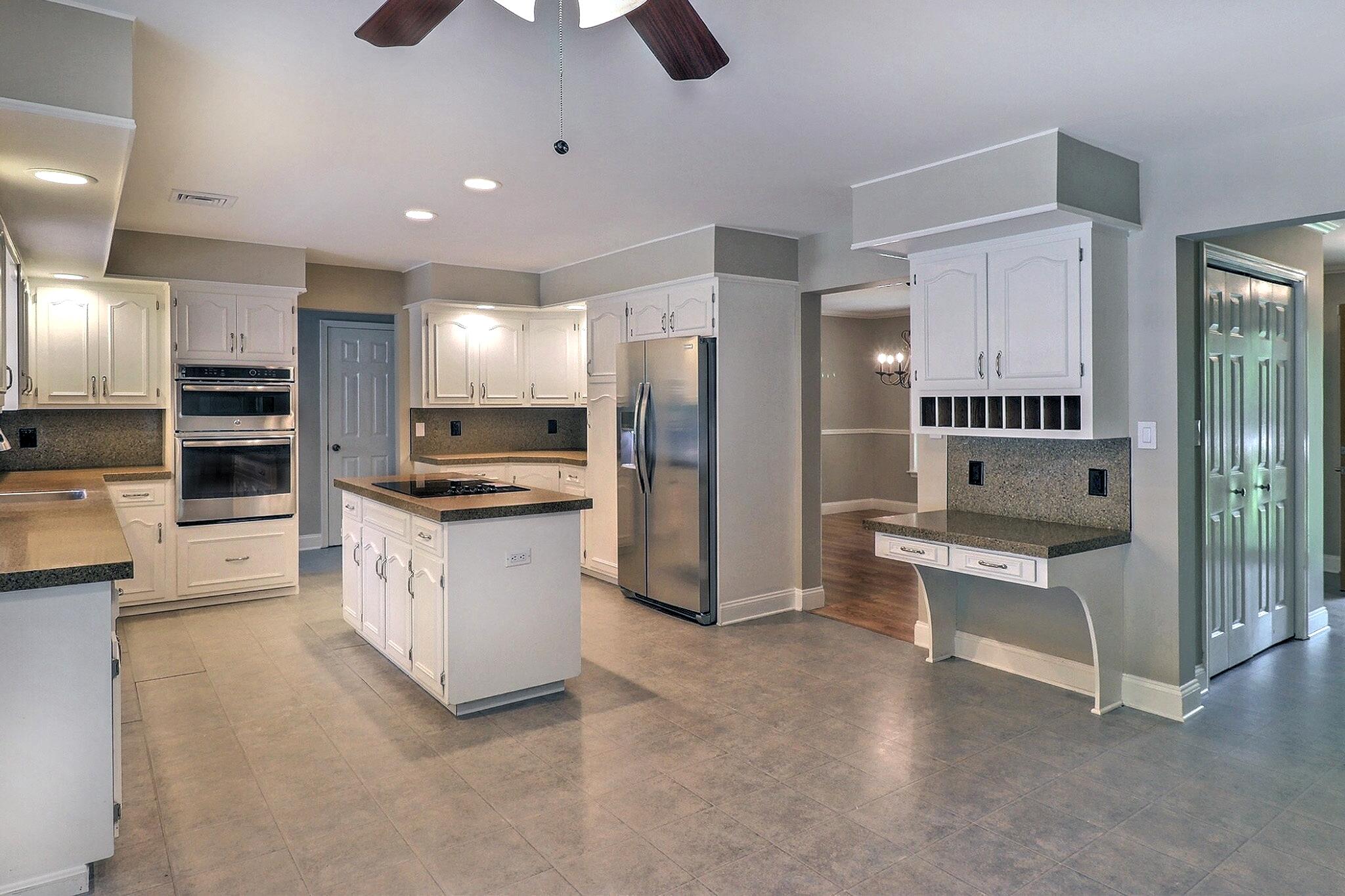 102 Crest Circle