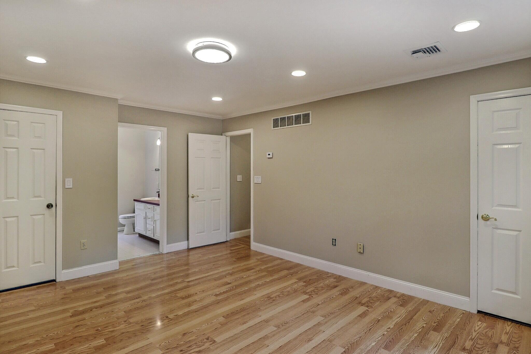 102 Crest Circle