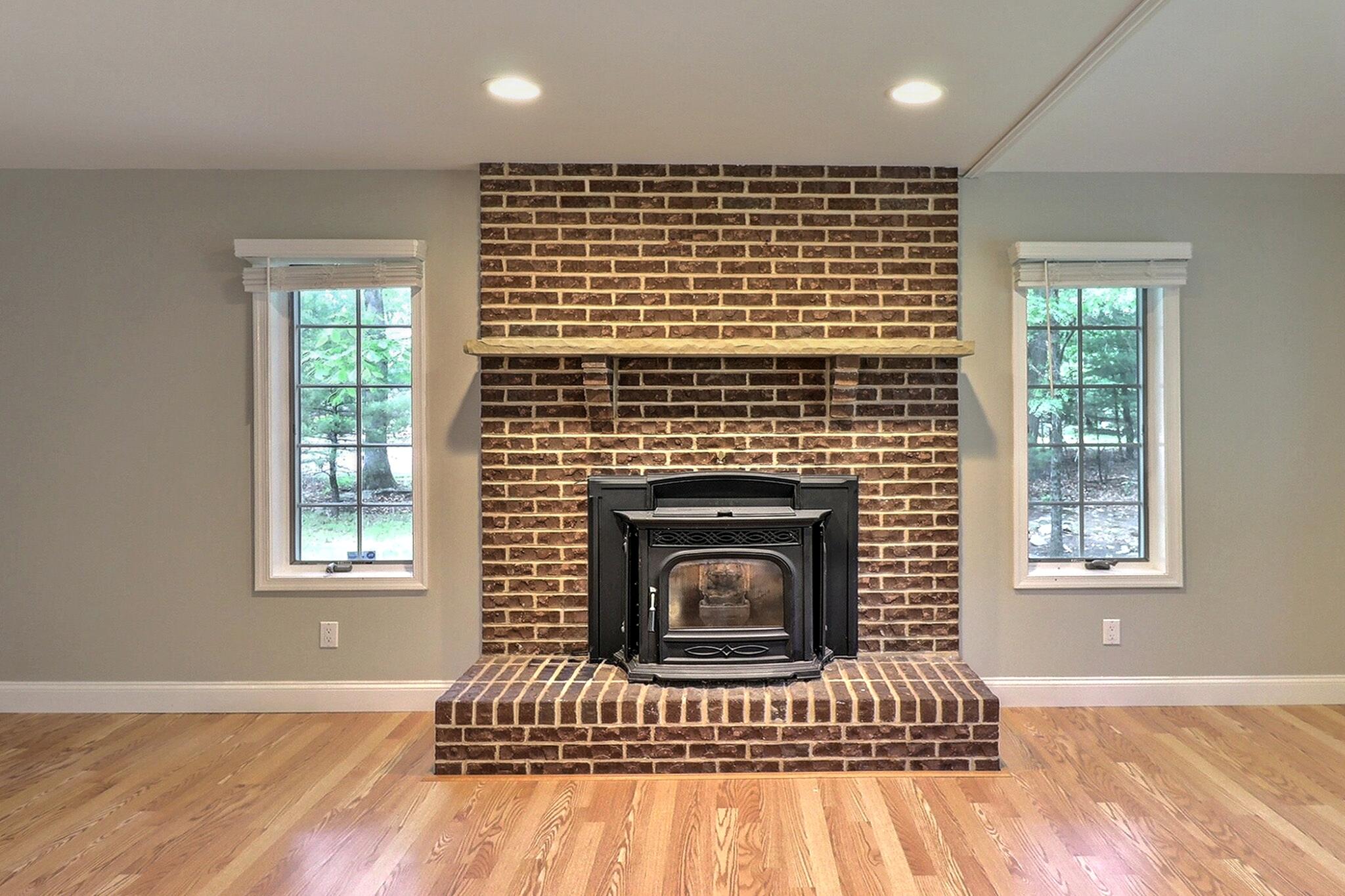 102 Crest Circle
