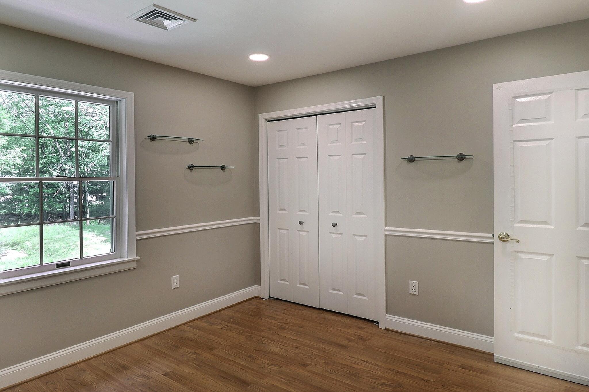 102 Crest Circle