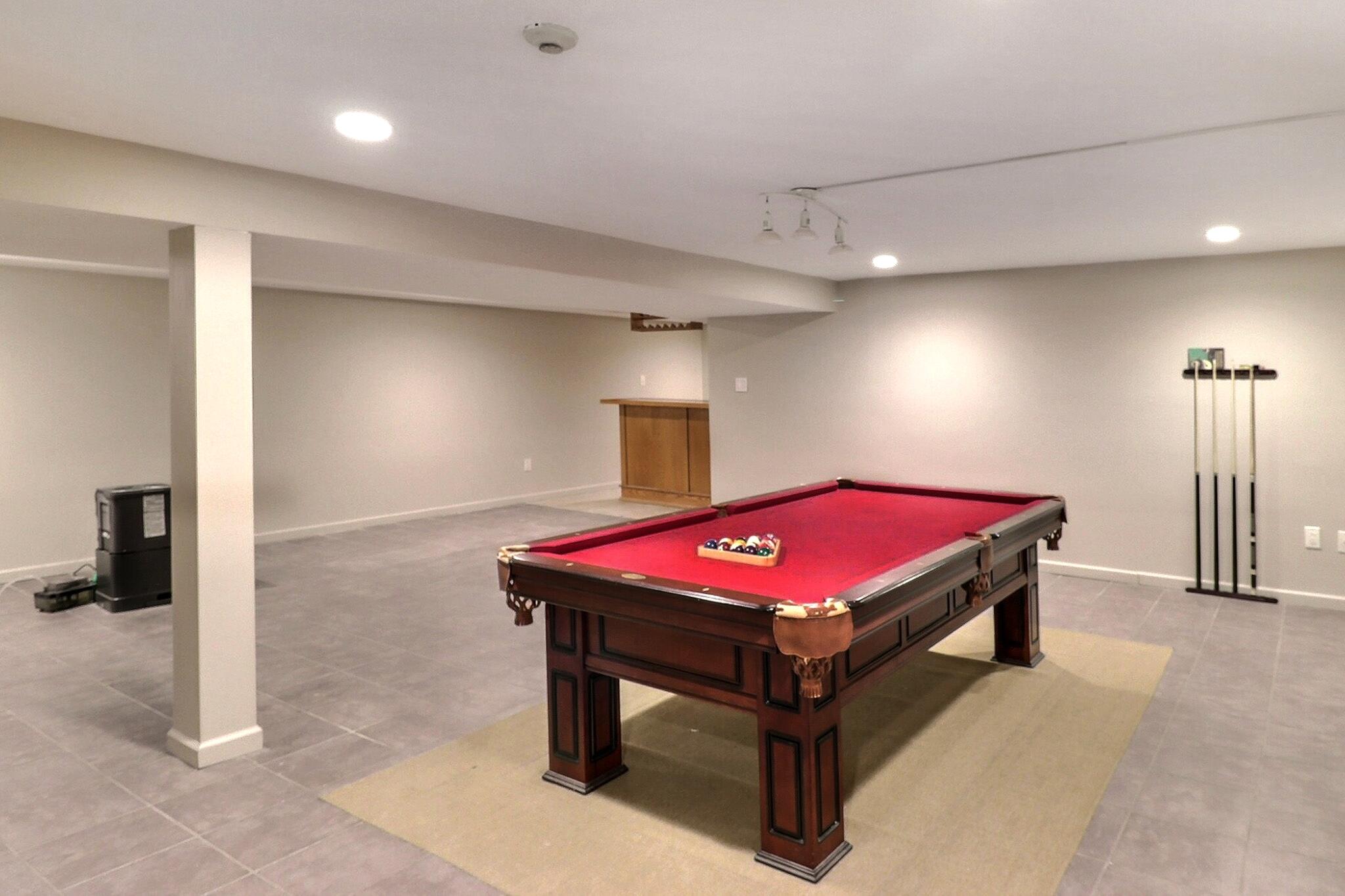 102 Crest Circle