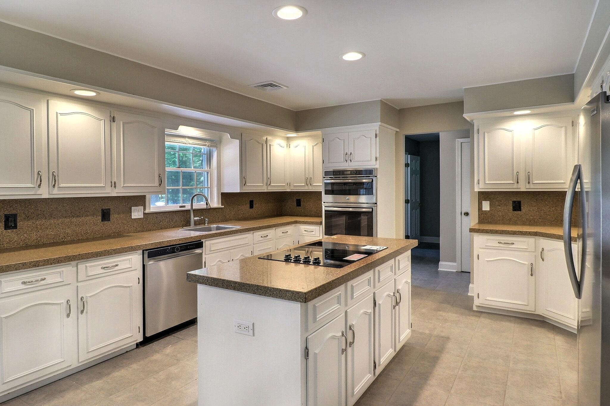 102 Crest Circle