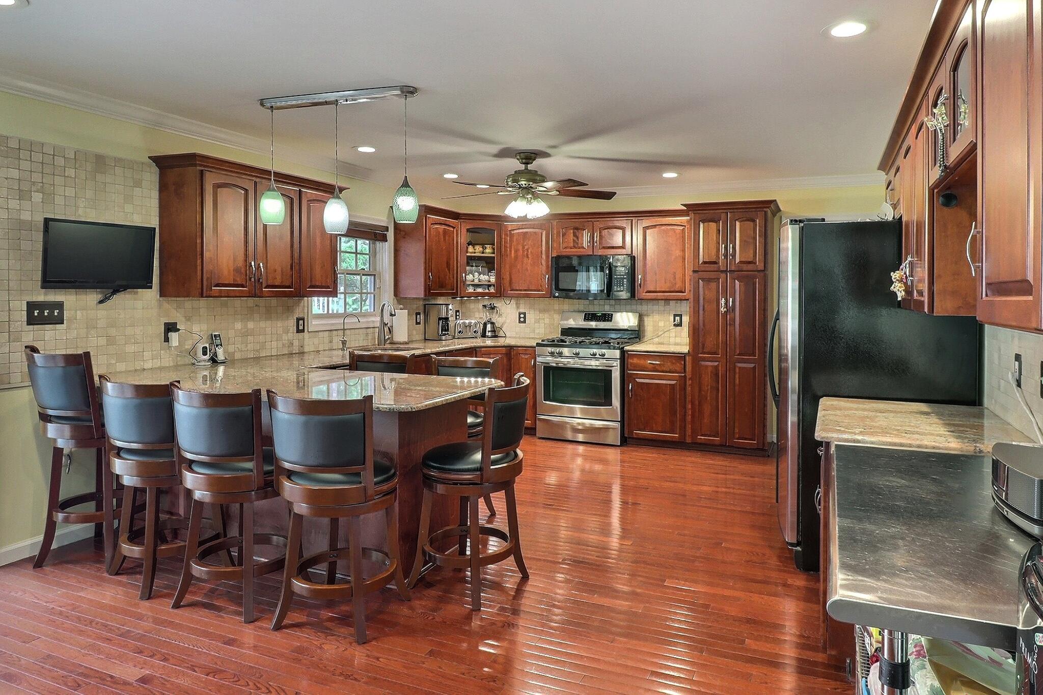 5181 Hilltop Circle