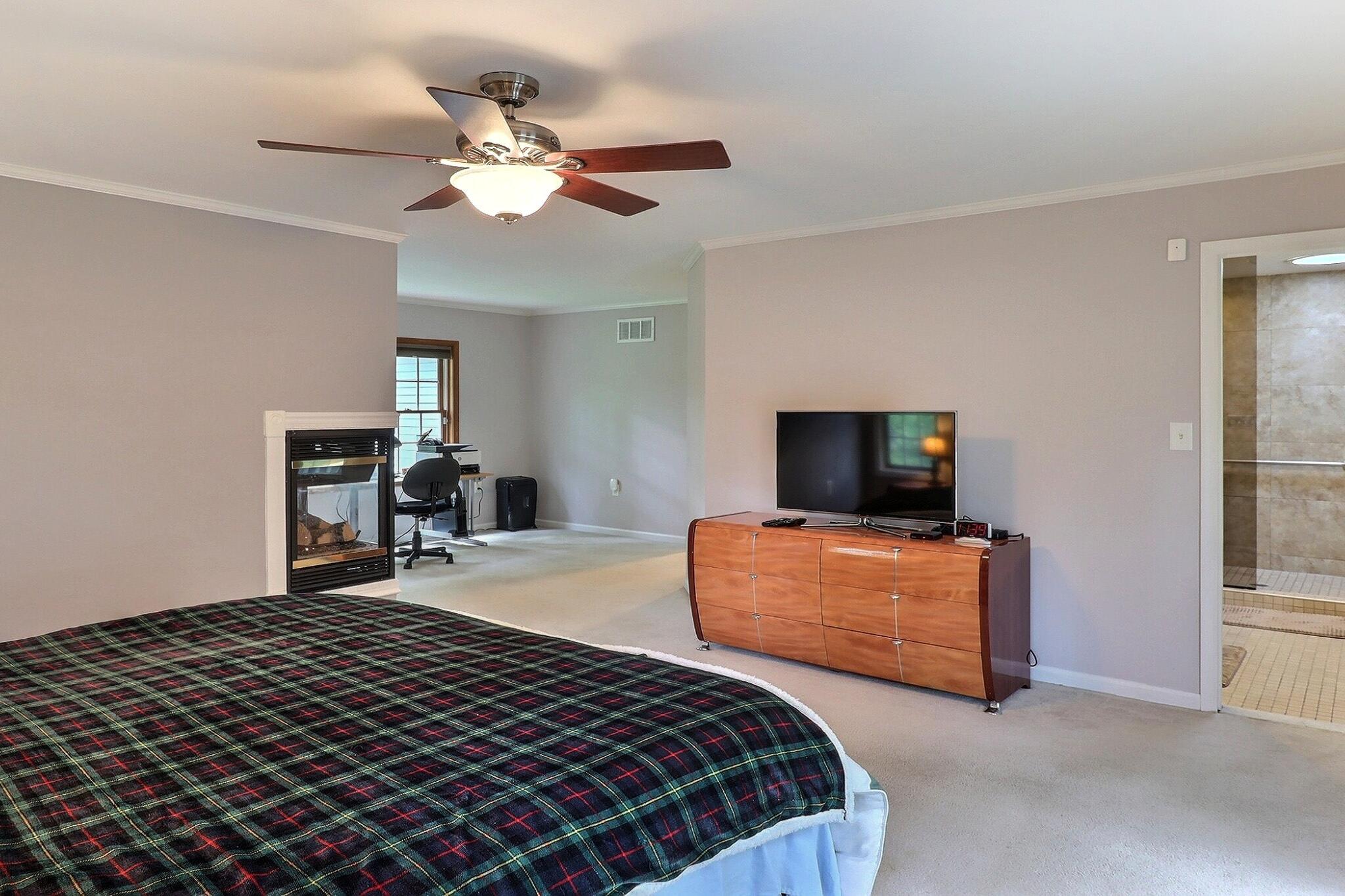 5181 Hilltop Circle