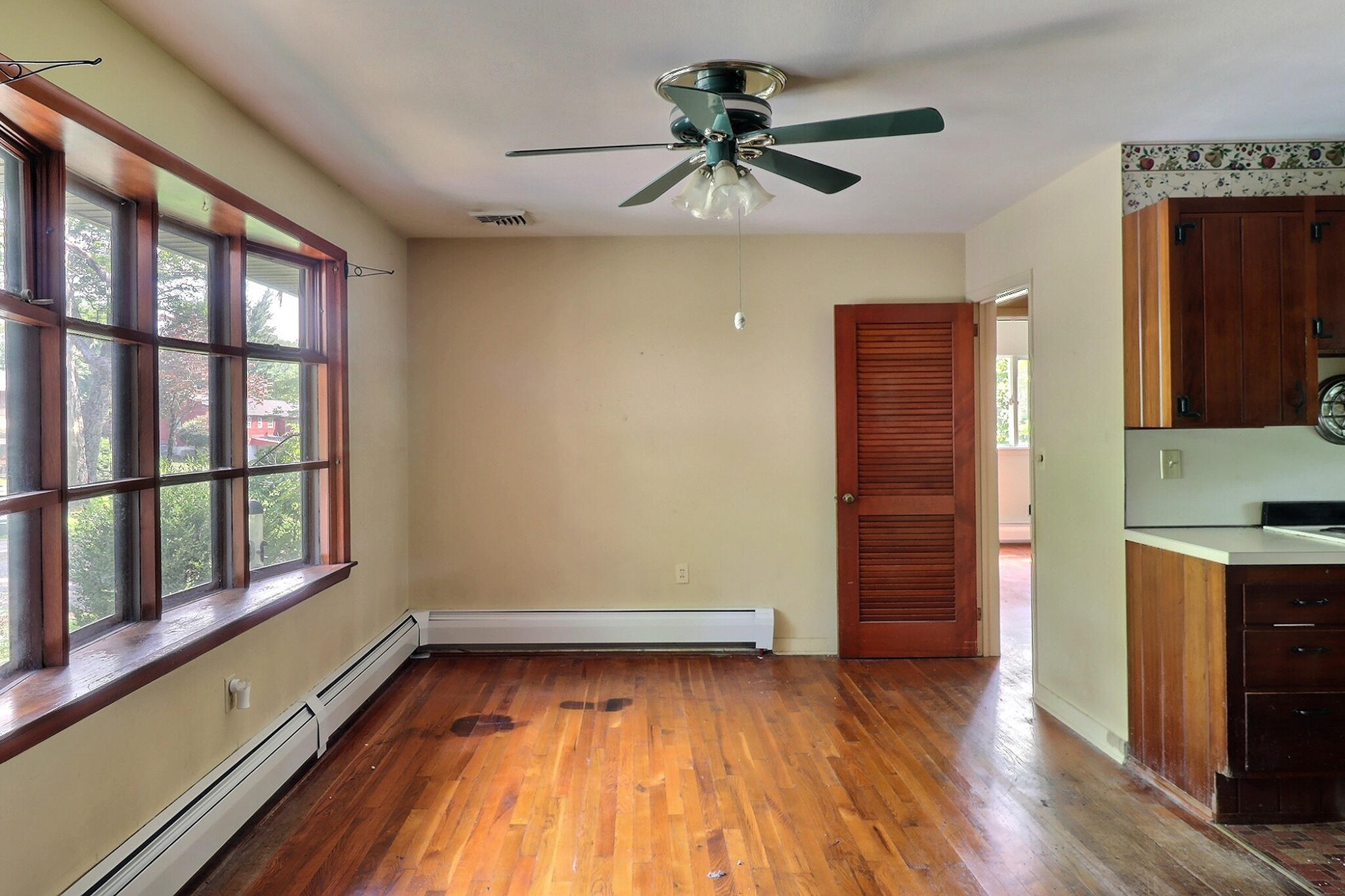307 Foxglove Road