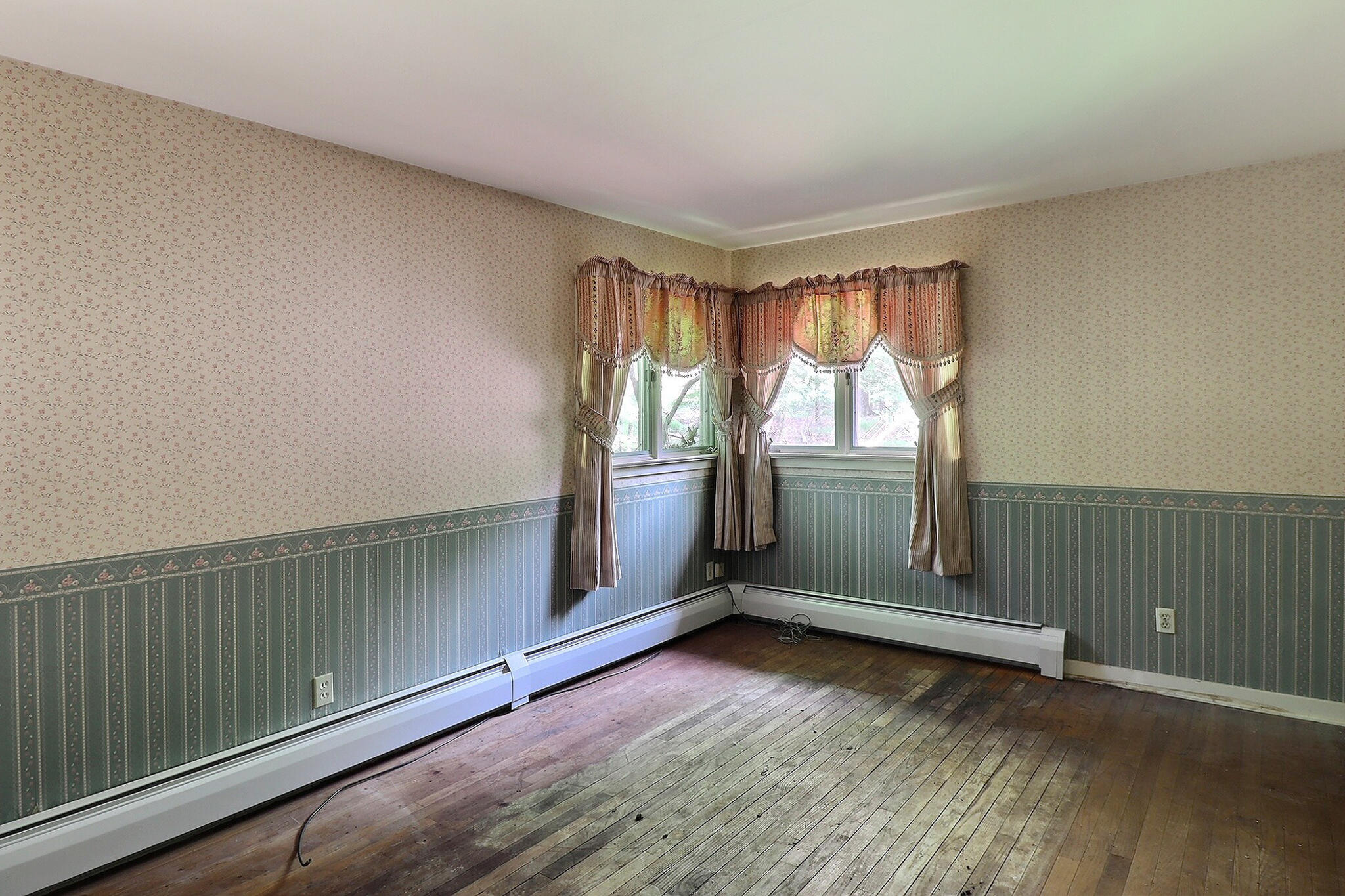 307 Foxglove Road
