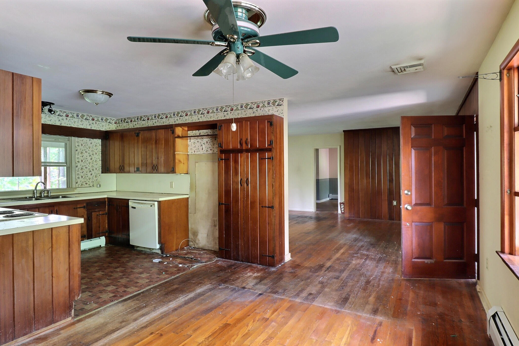307 Foxglove Road