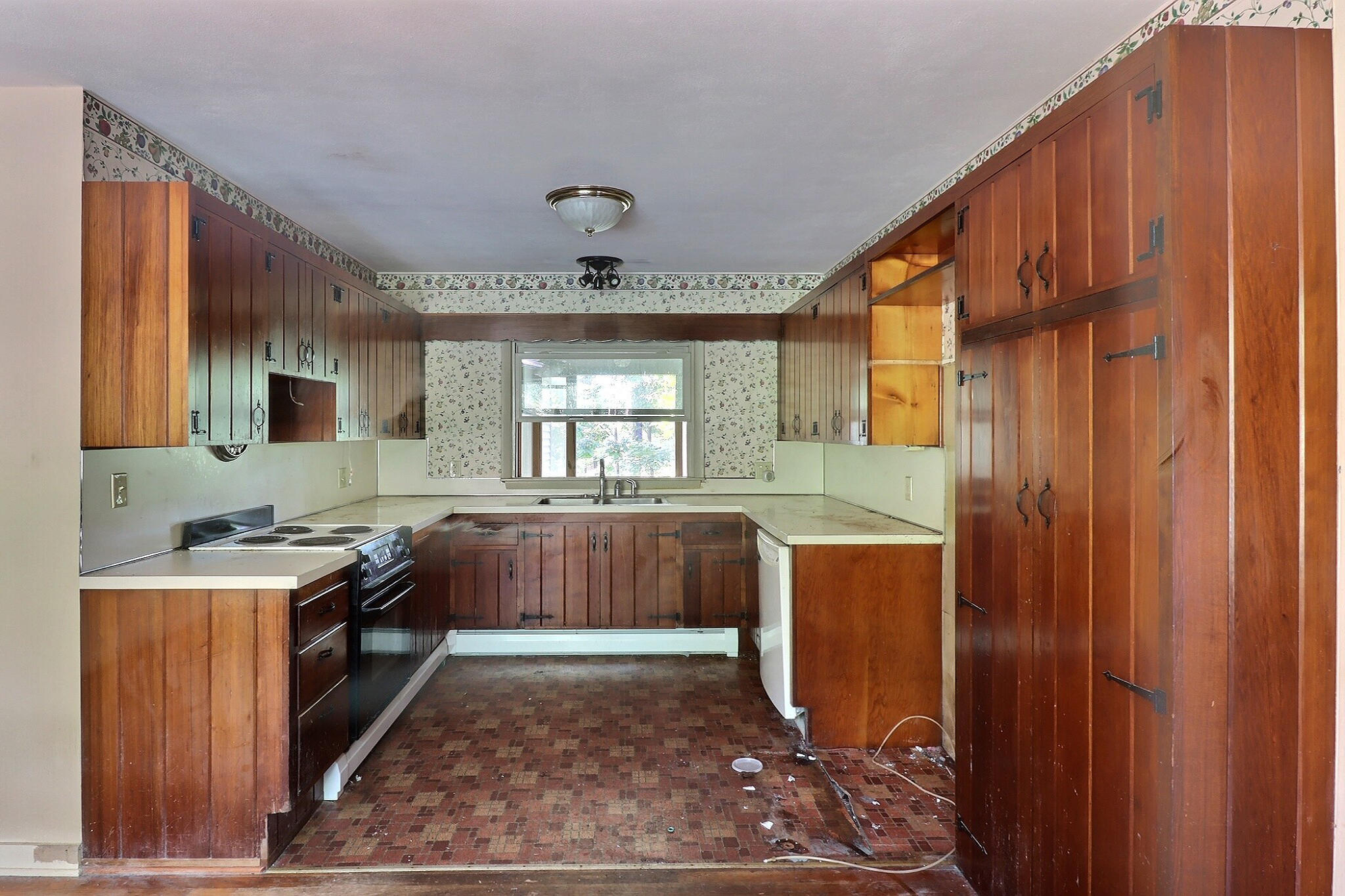 307 Foxglove Road