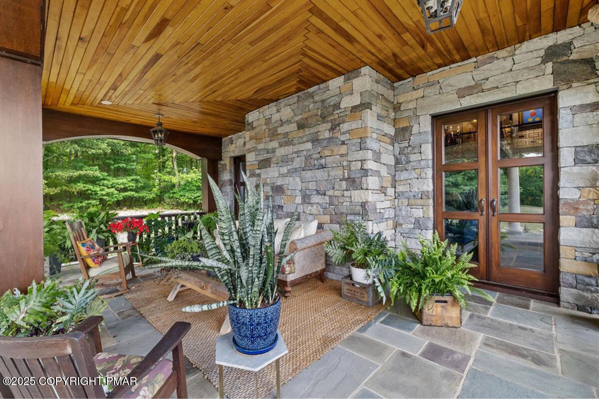 1212 Burger Hollow Road