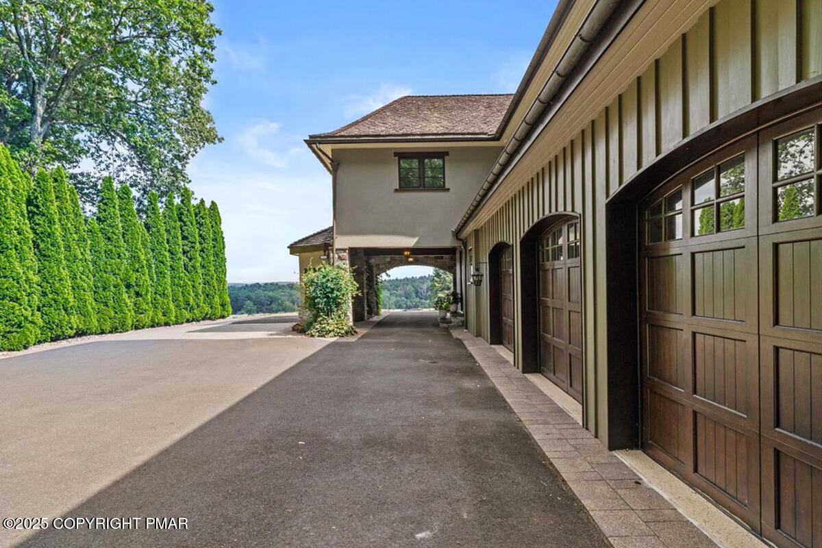 1212 Burger Hollow Road