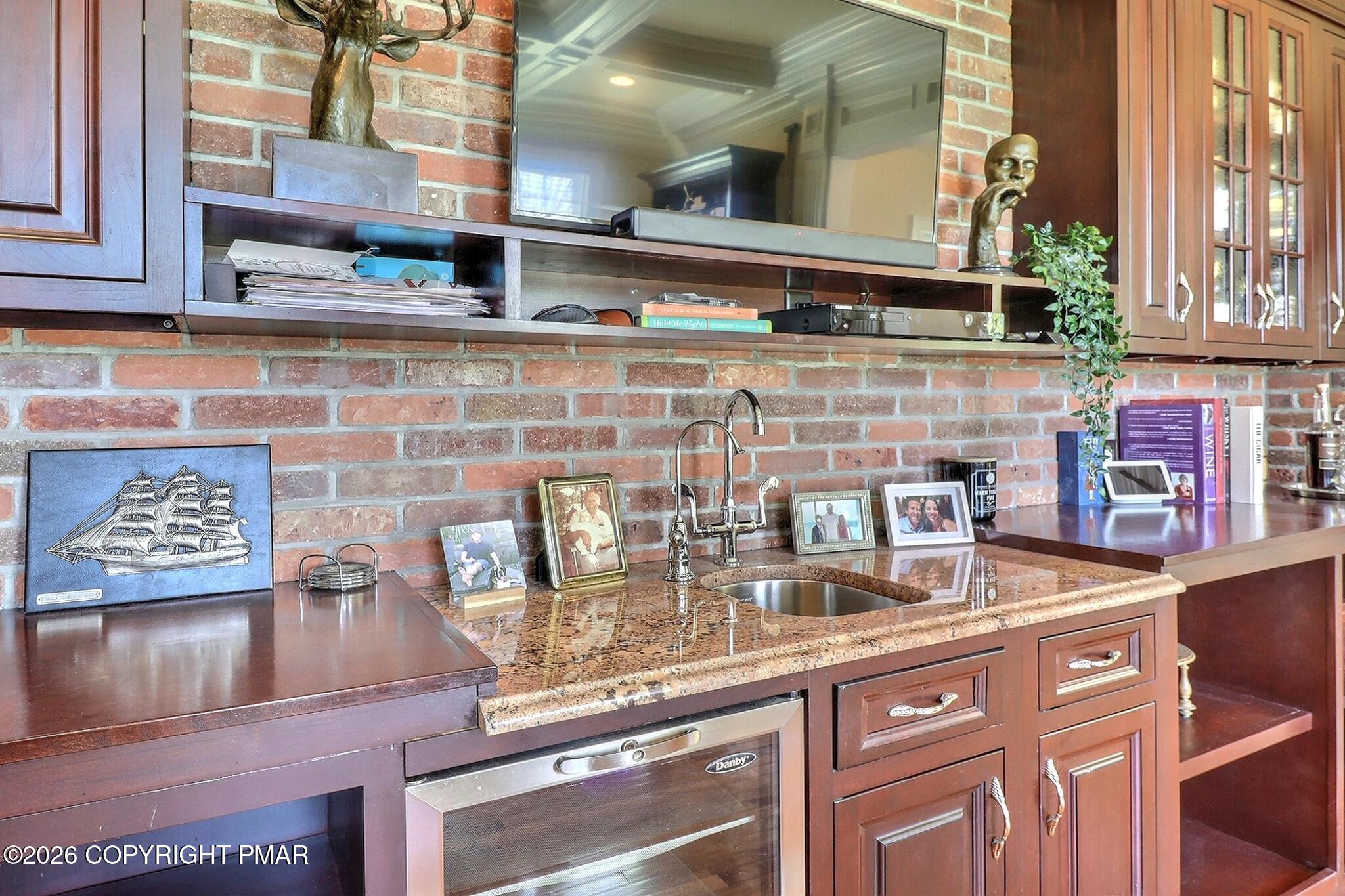 110 Mountain View Place