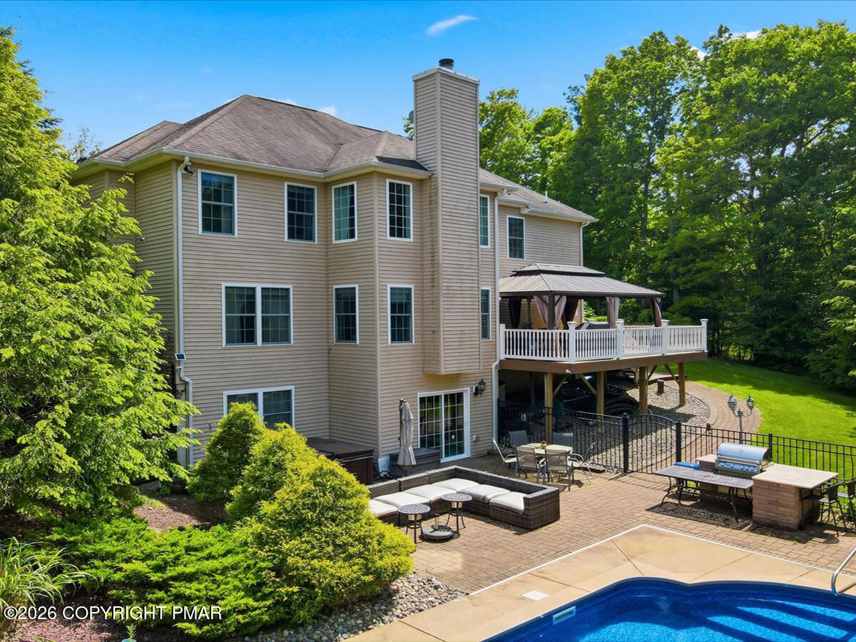 110 Mackenzie Lane
