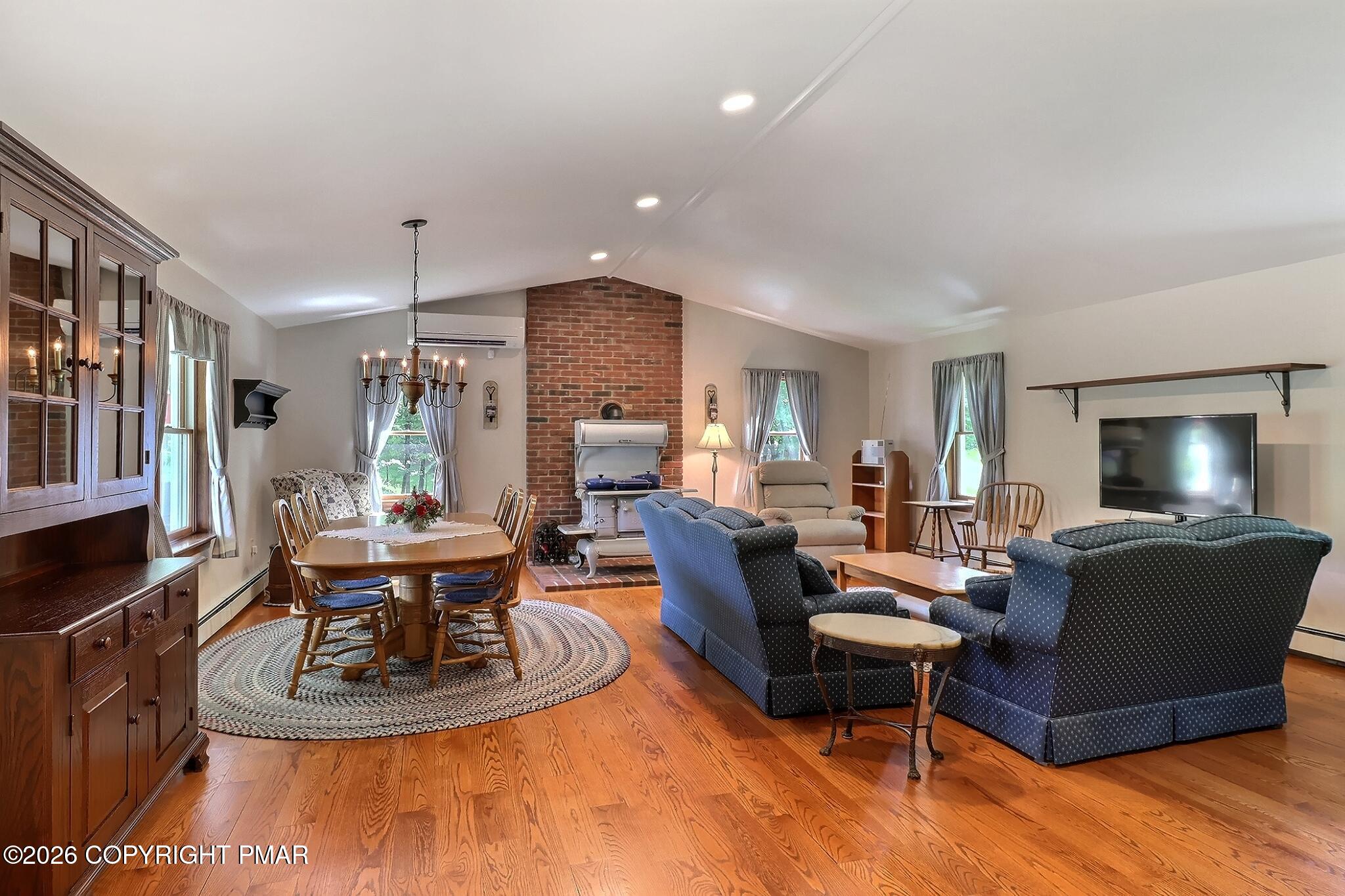 5185 Rolling Hills Road