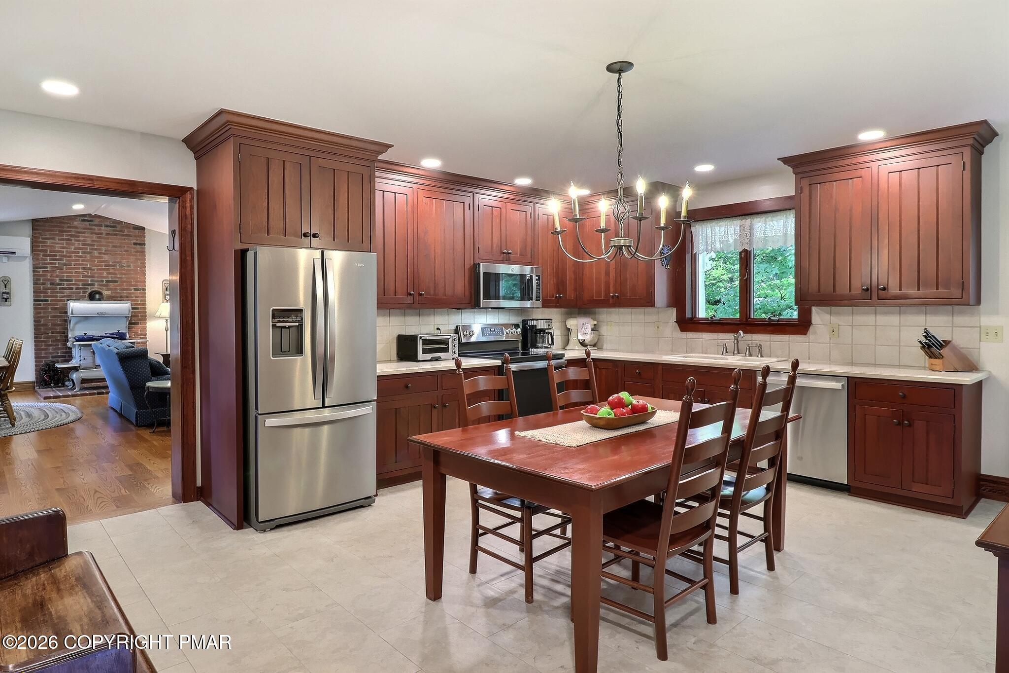 5185 Rolling Hills Road