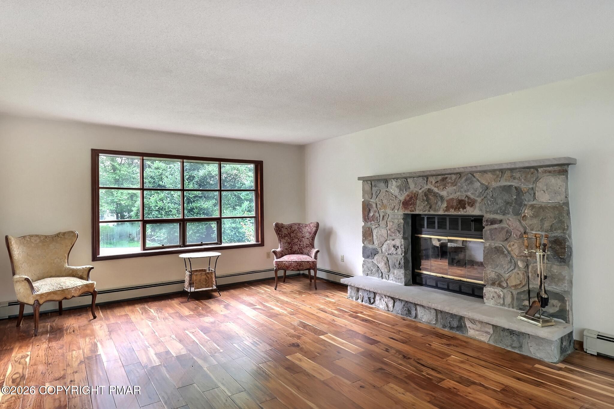 406 Broad Leaf Lane