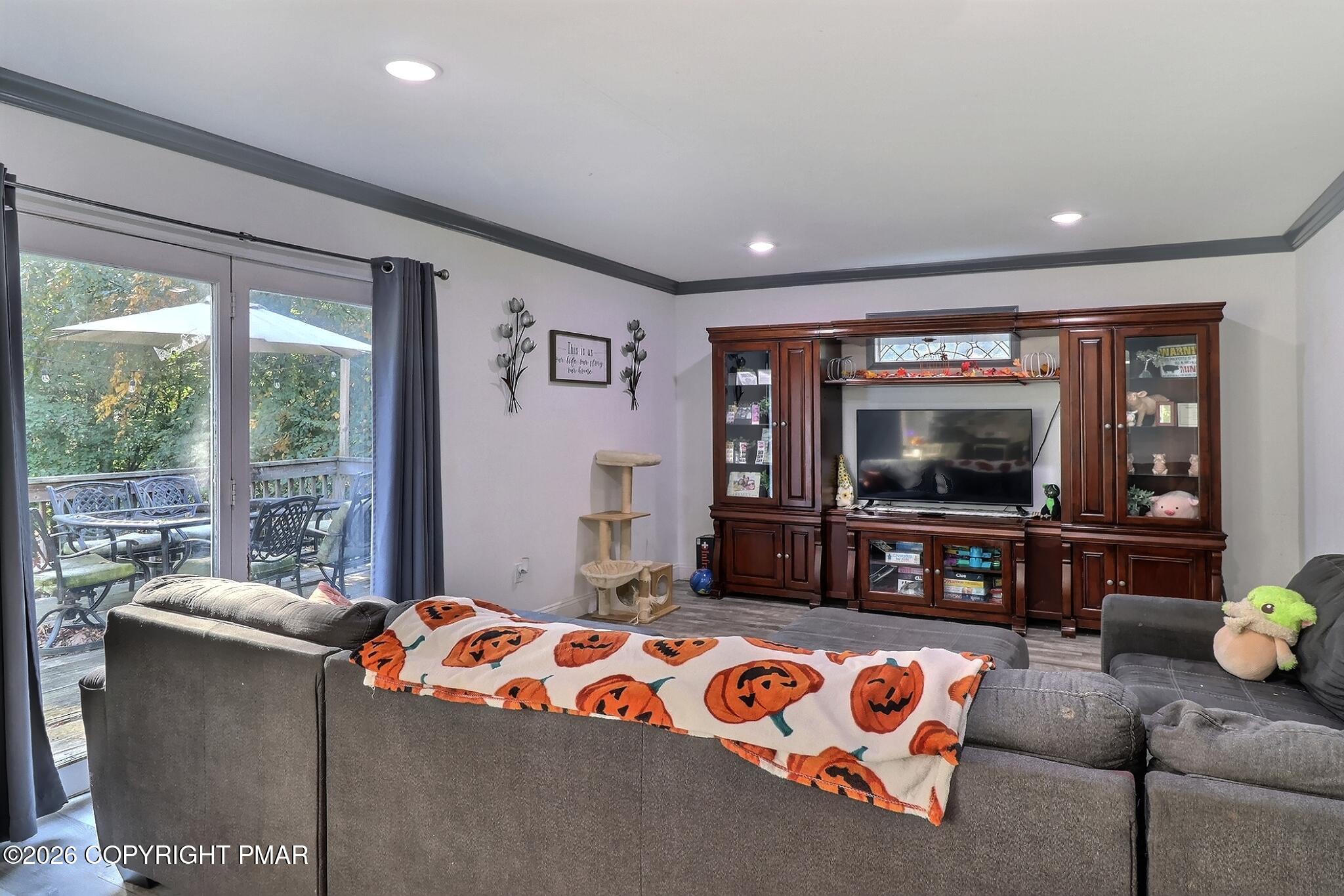 1526 Slope Road