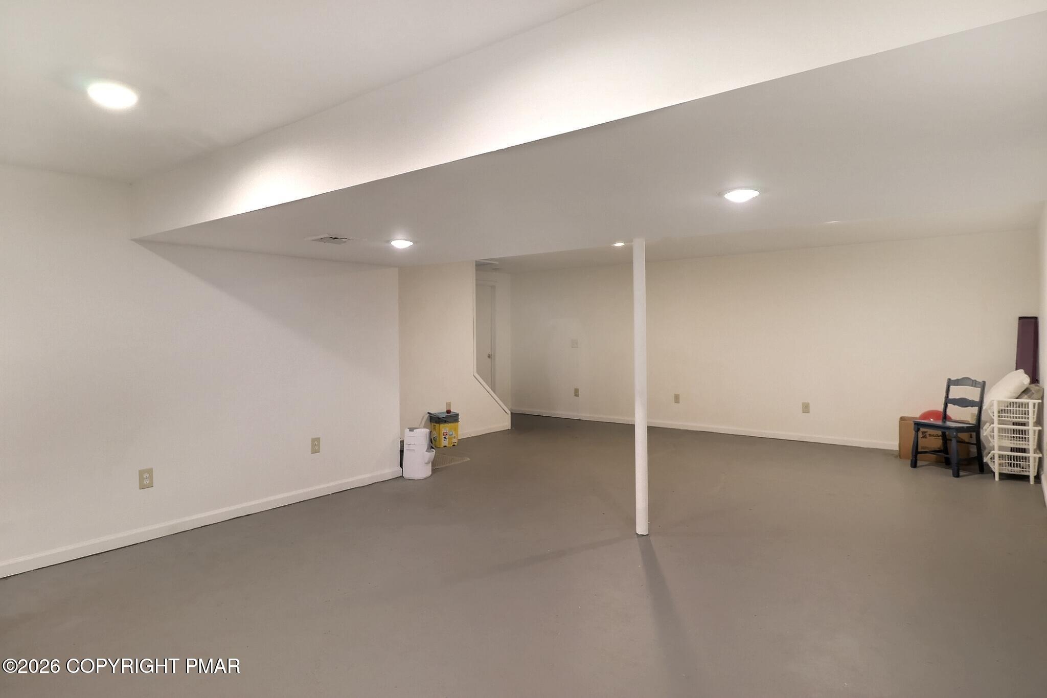 1526 Slope Road