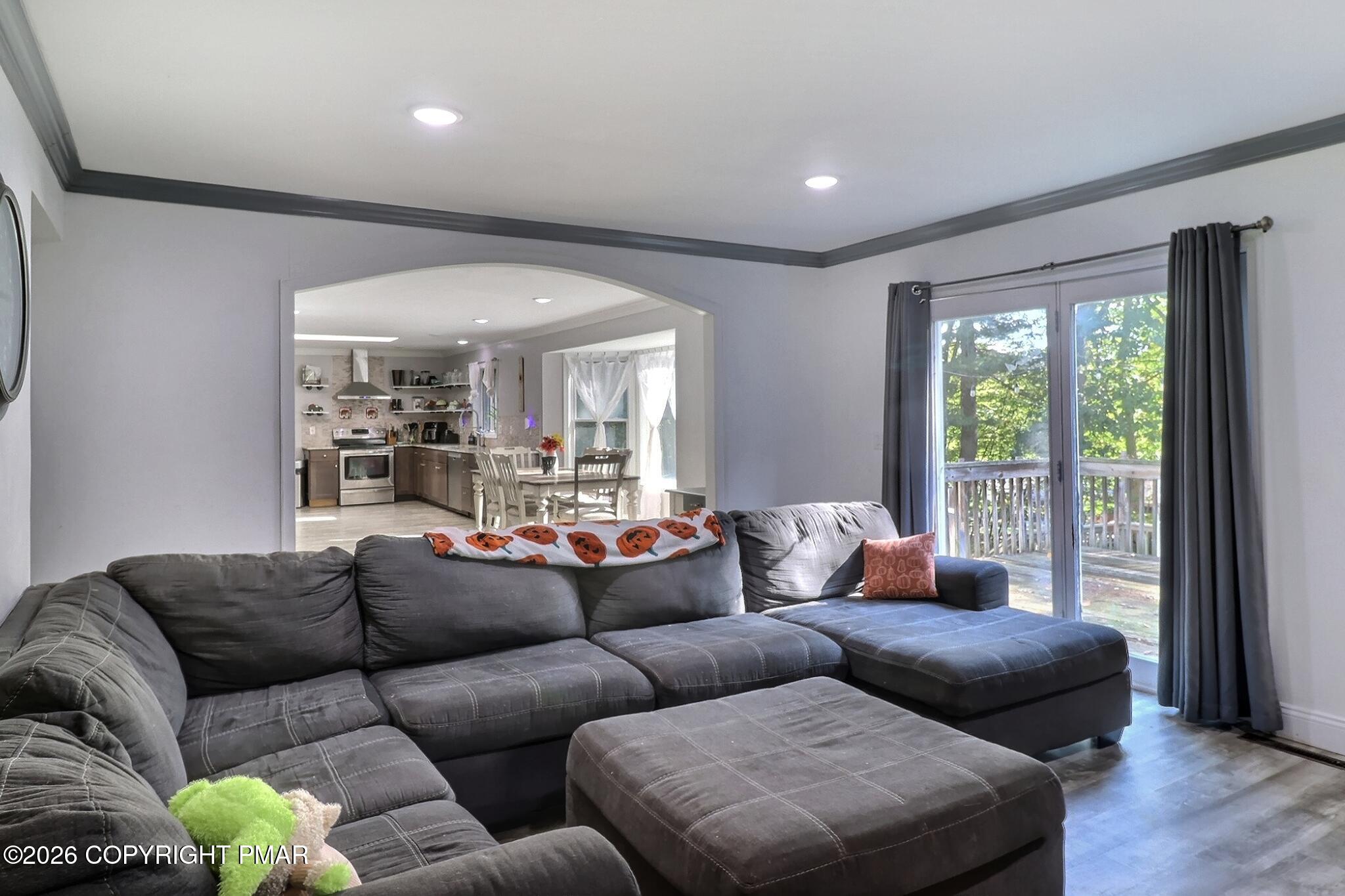 1526 Slope Road