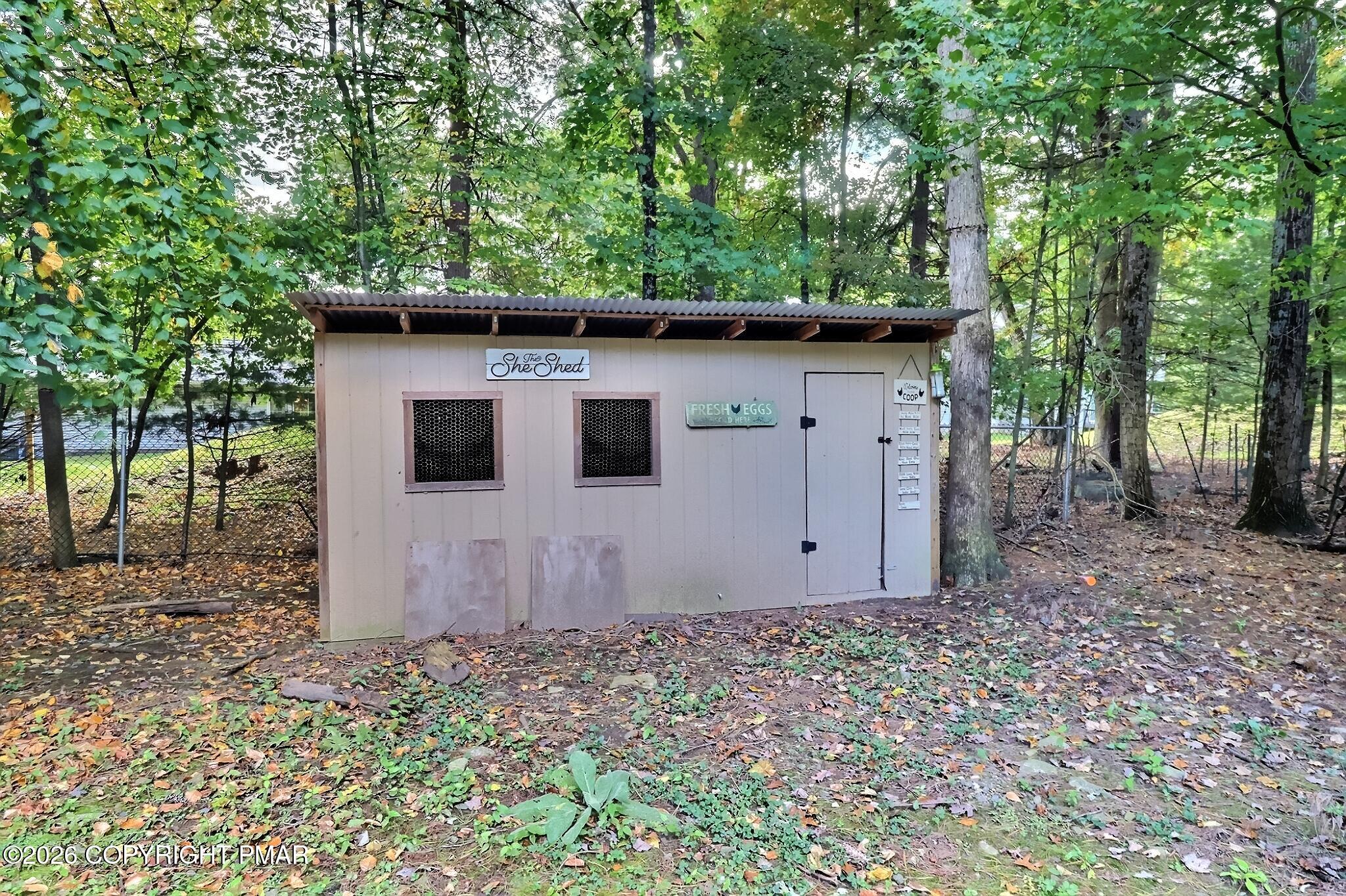 1526 Slope Road