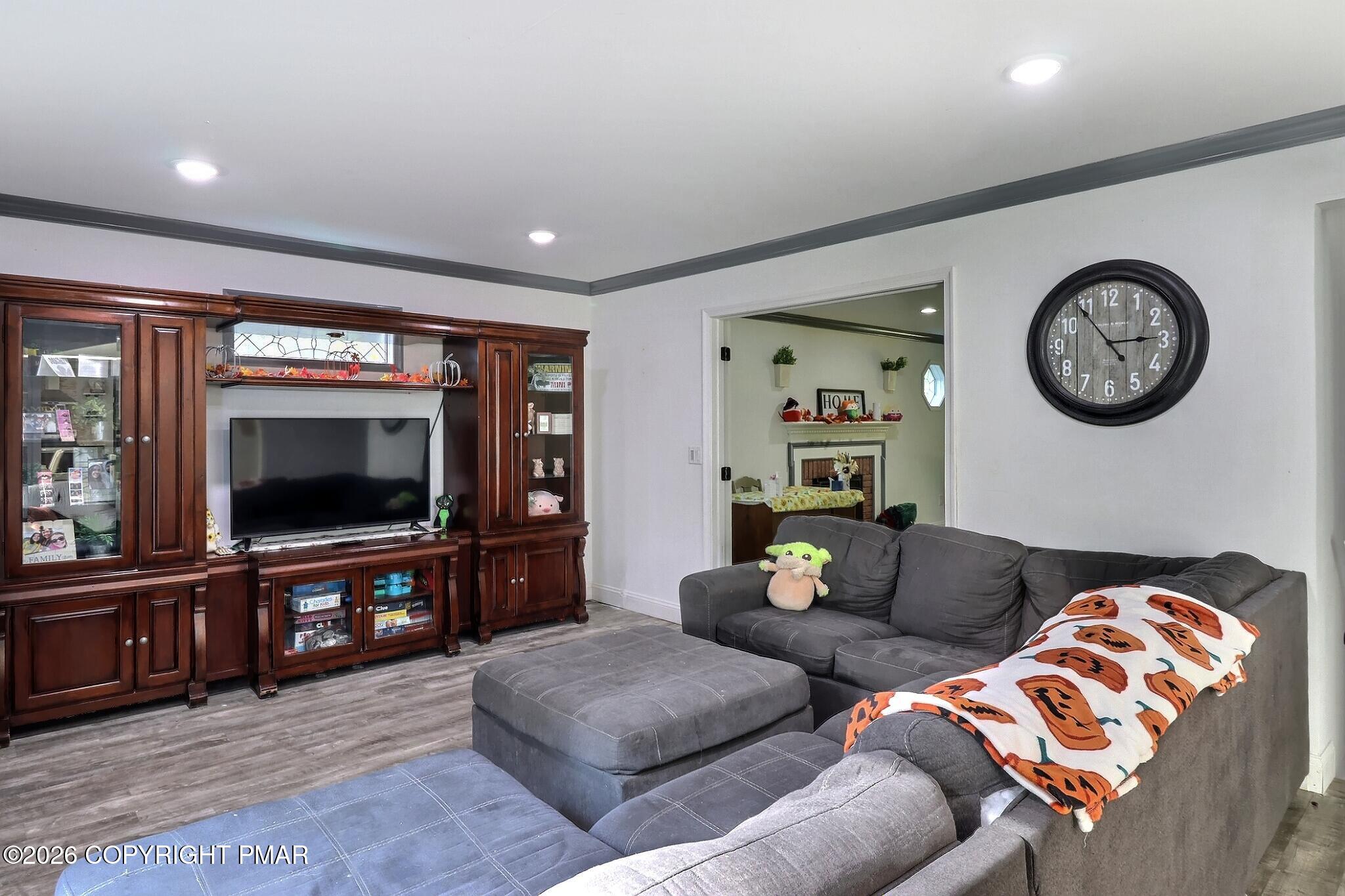 1526 Slope Road