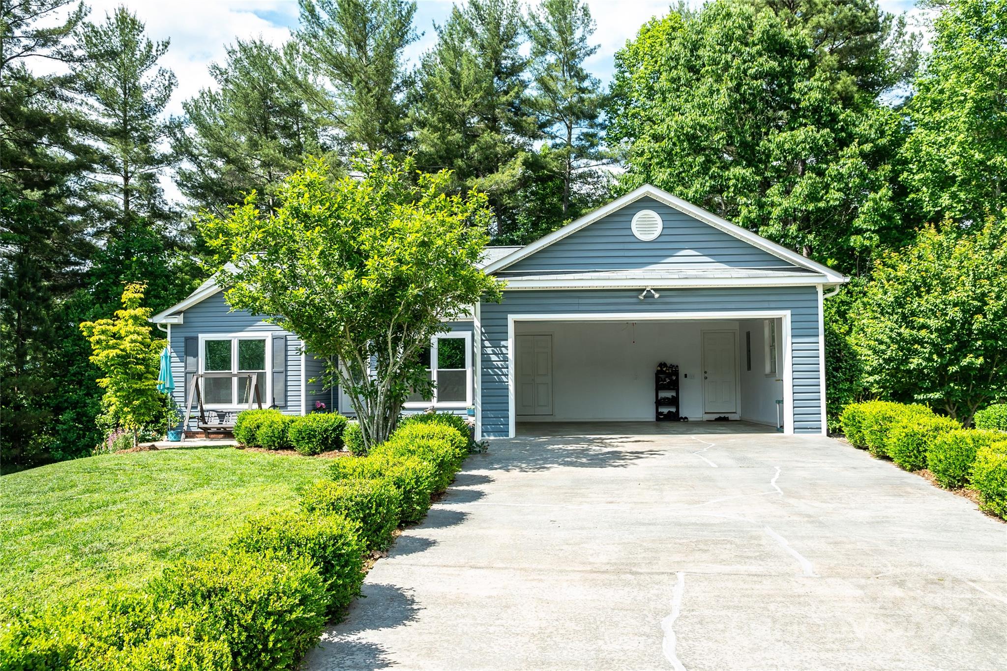289 Forest Glen Way