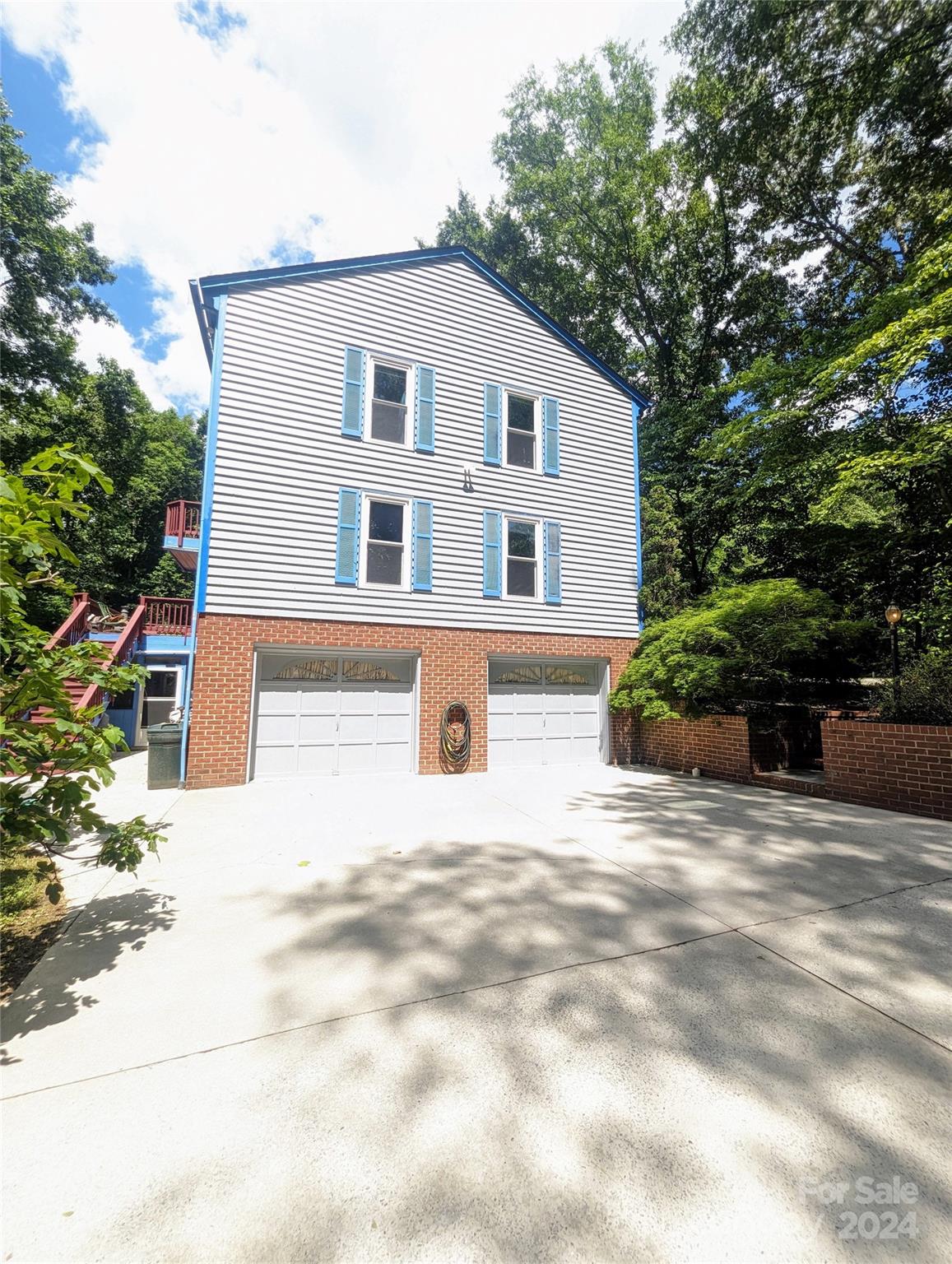 201 Lost Corner Road