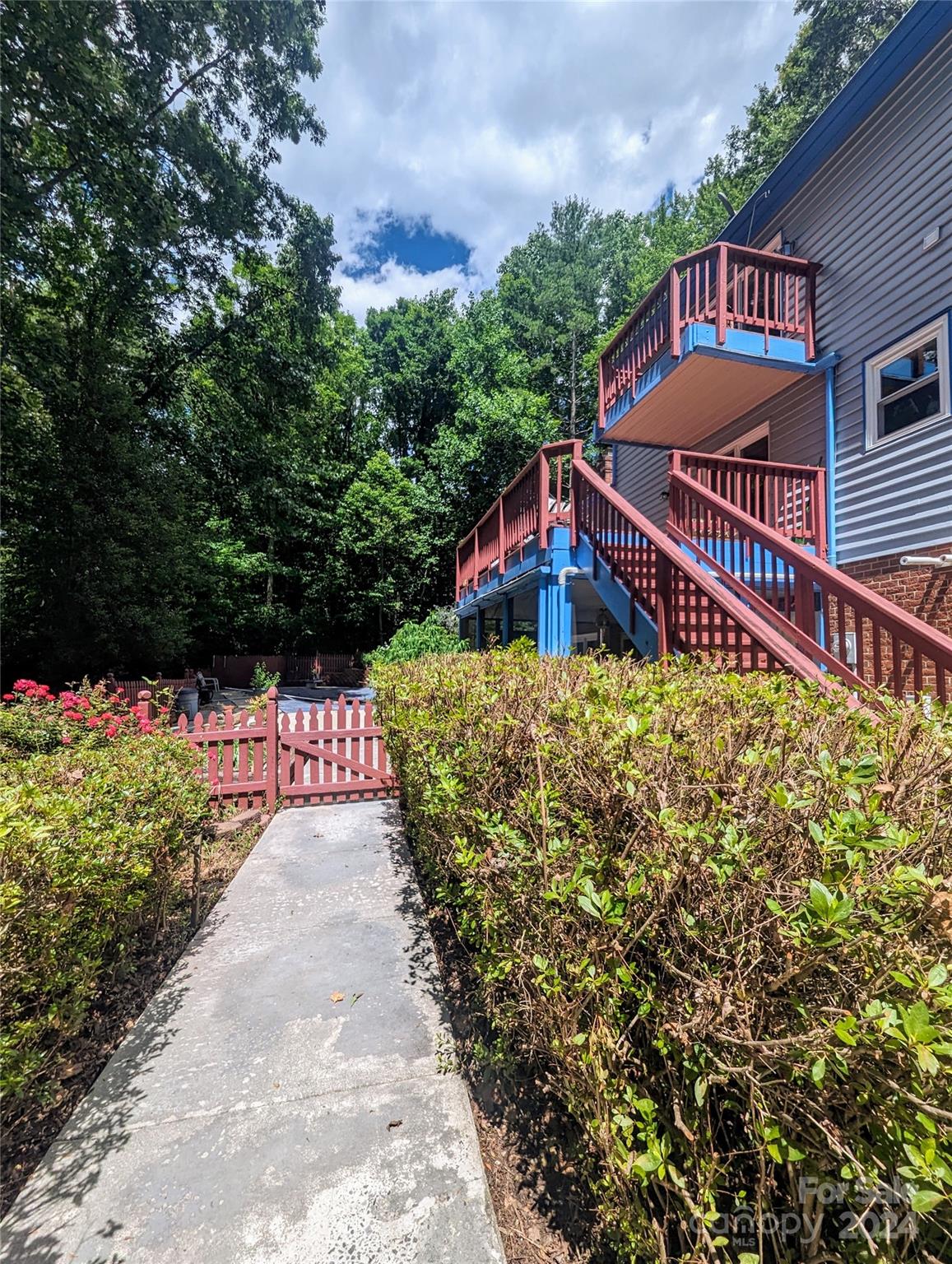 201 Lost Corner Road