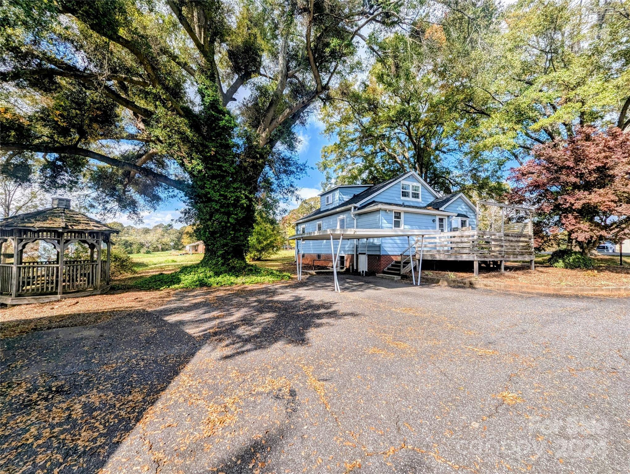 2914 Spencer Road NE