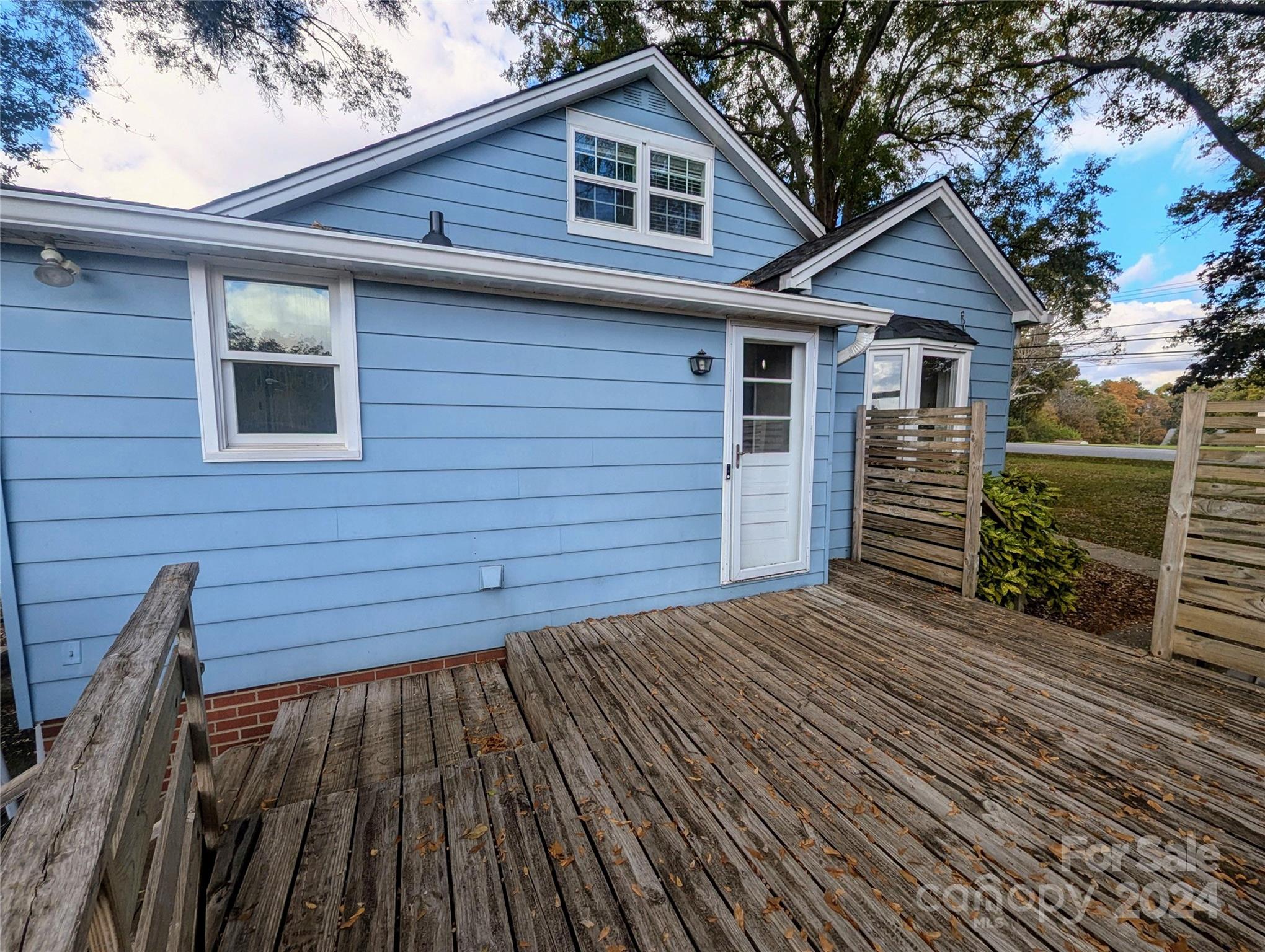 2914 Spencer Road NE
