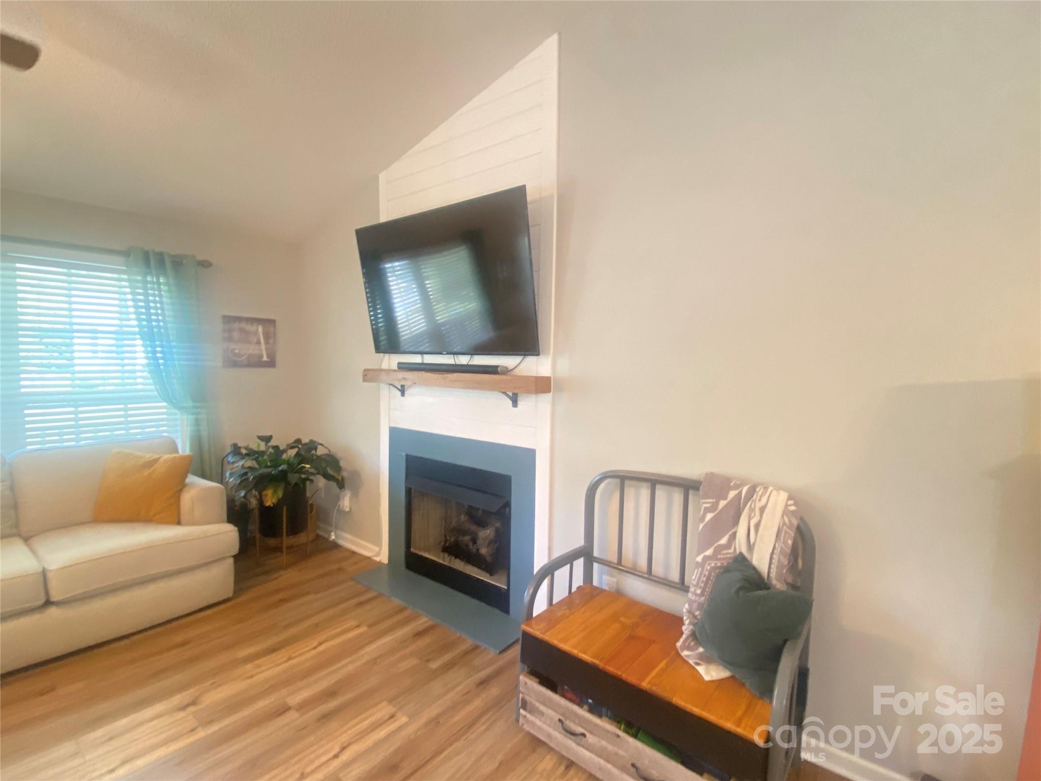 128 Forest Glen Way