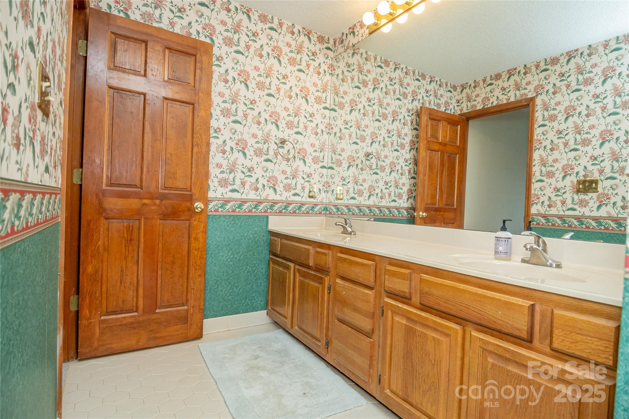 603 NE 29th Avenue Unit: 123