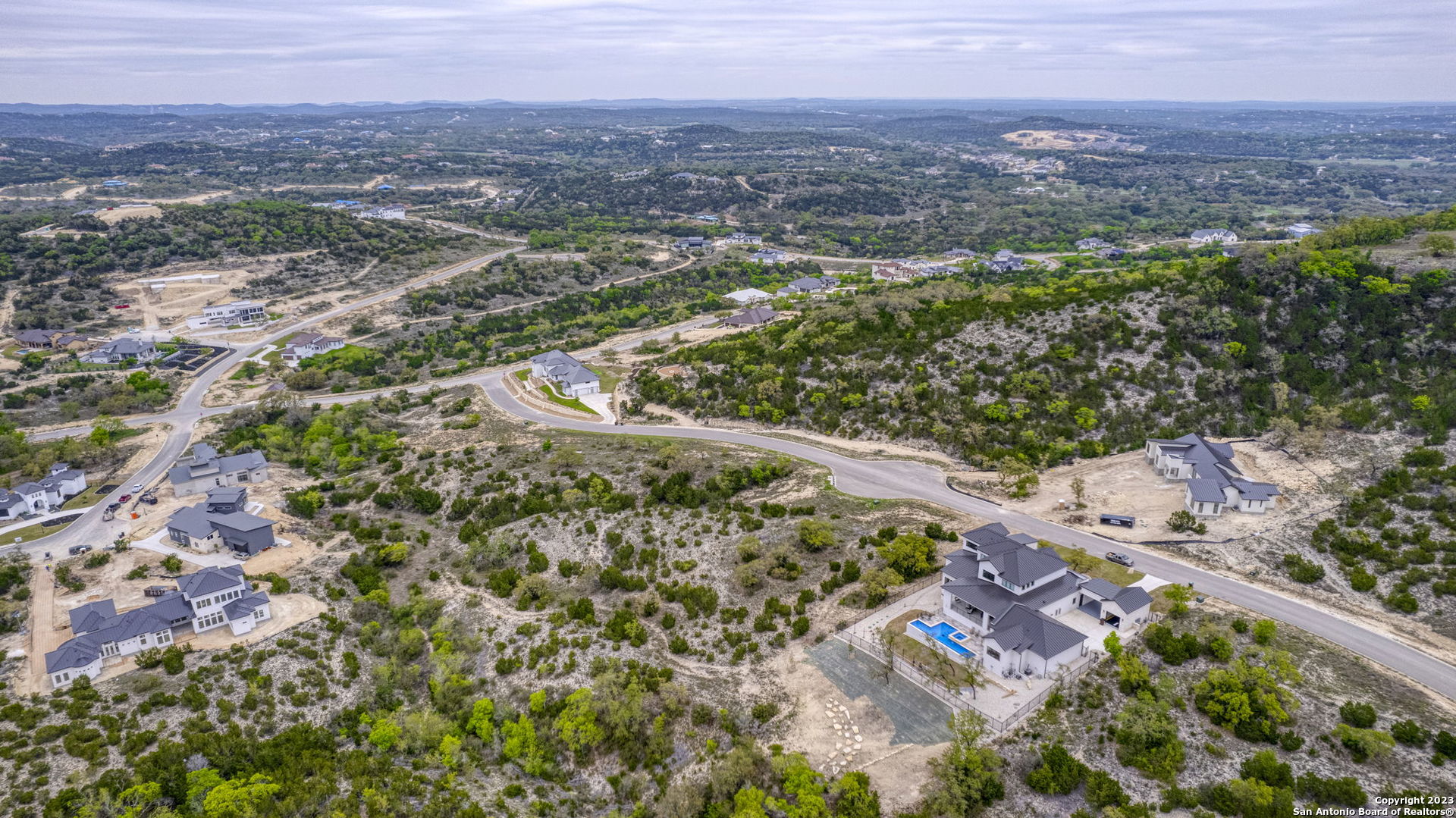 23039 Juliette Ridge