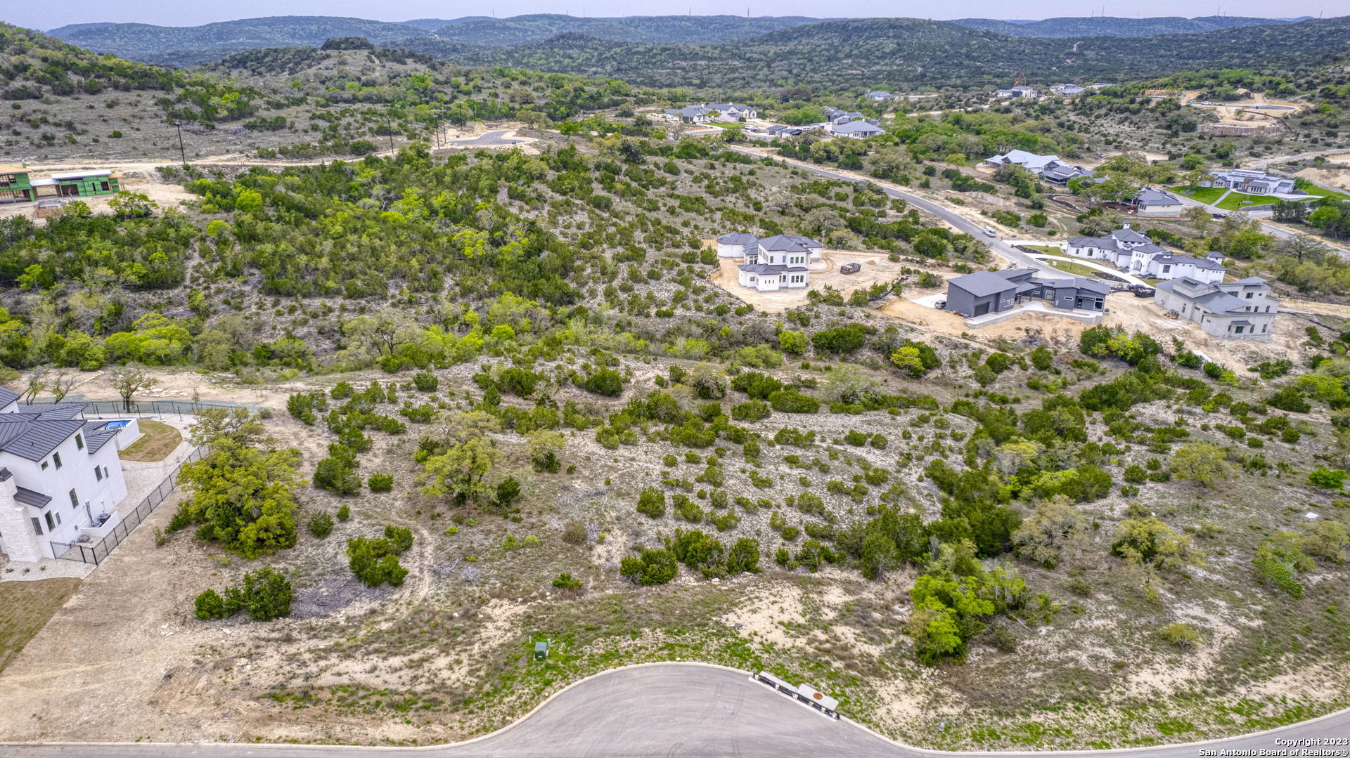 23039 Juliette Ridge