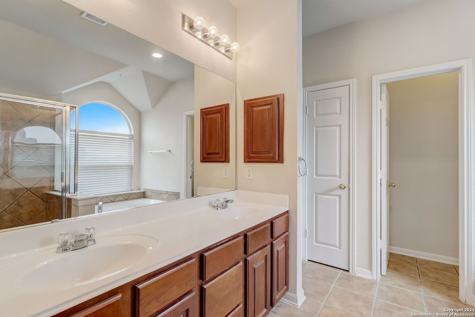 414 MESA LOOP