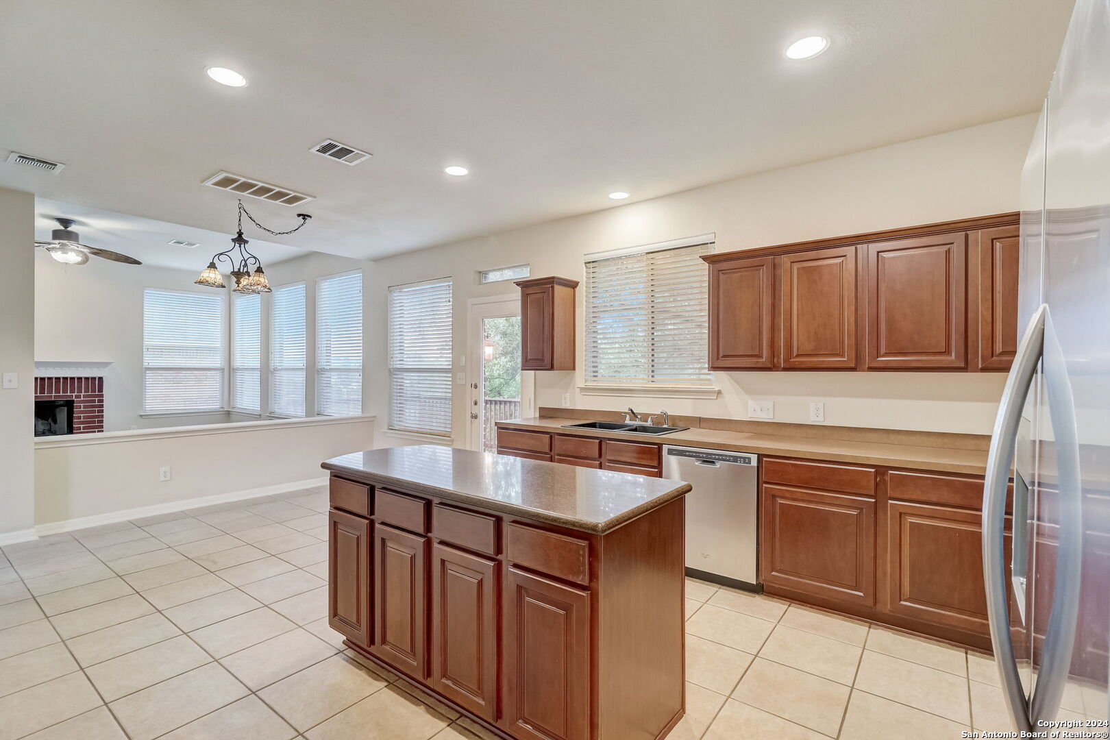 414 MESA LOOP