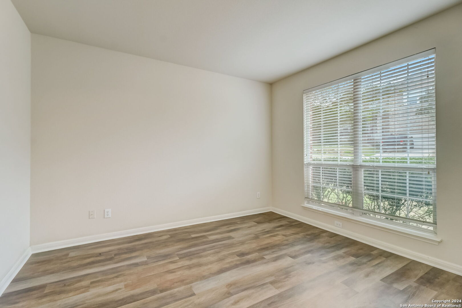 414 MESA LOOP